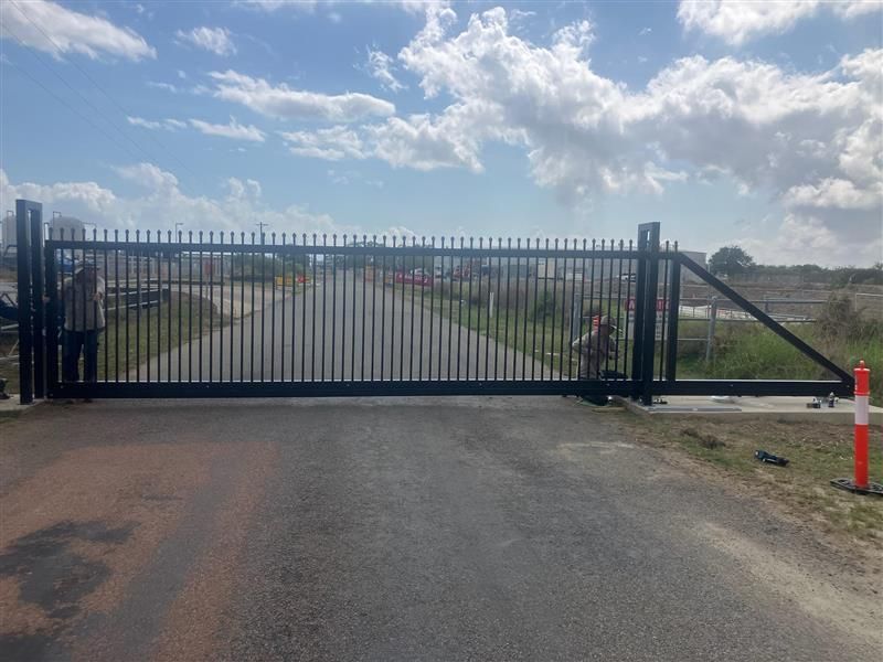 Automatic Industrial Gate— Gate-O-Matic In Kelso, QLD