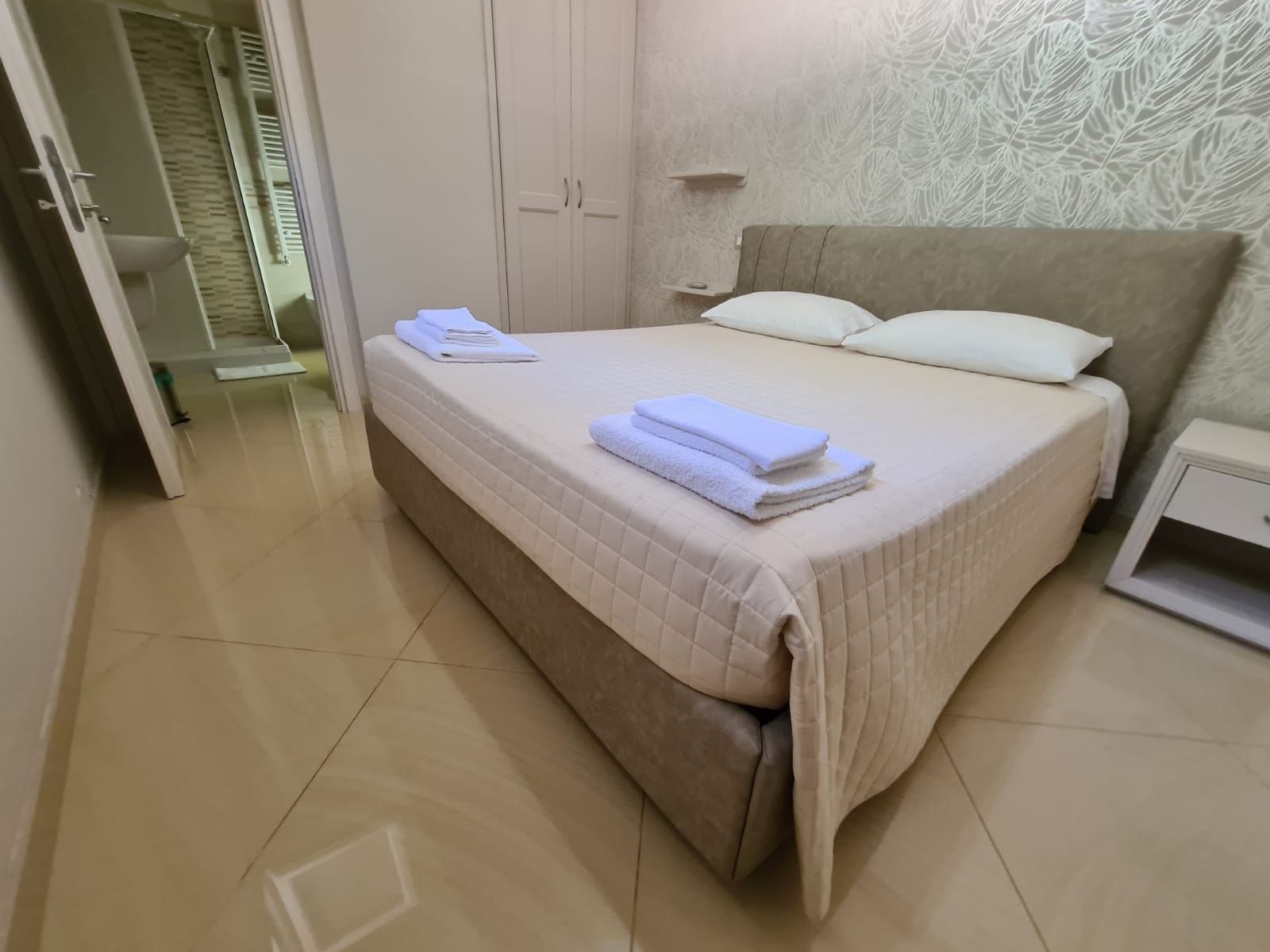 camera matrimoniale 2 con bagno