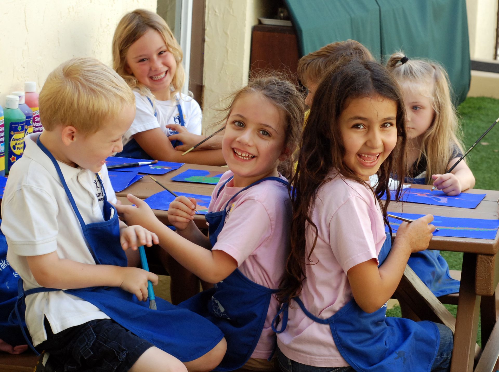 montessori children in art class