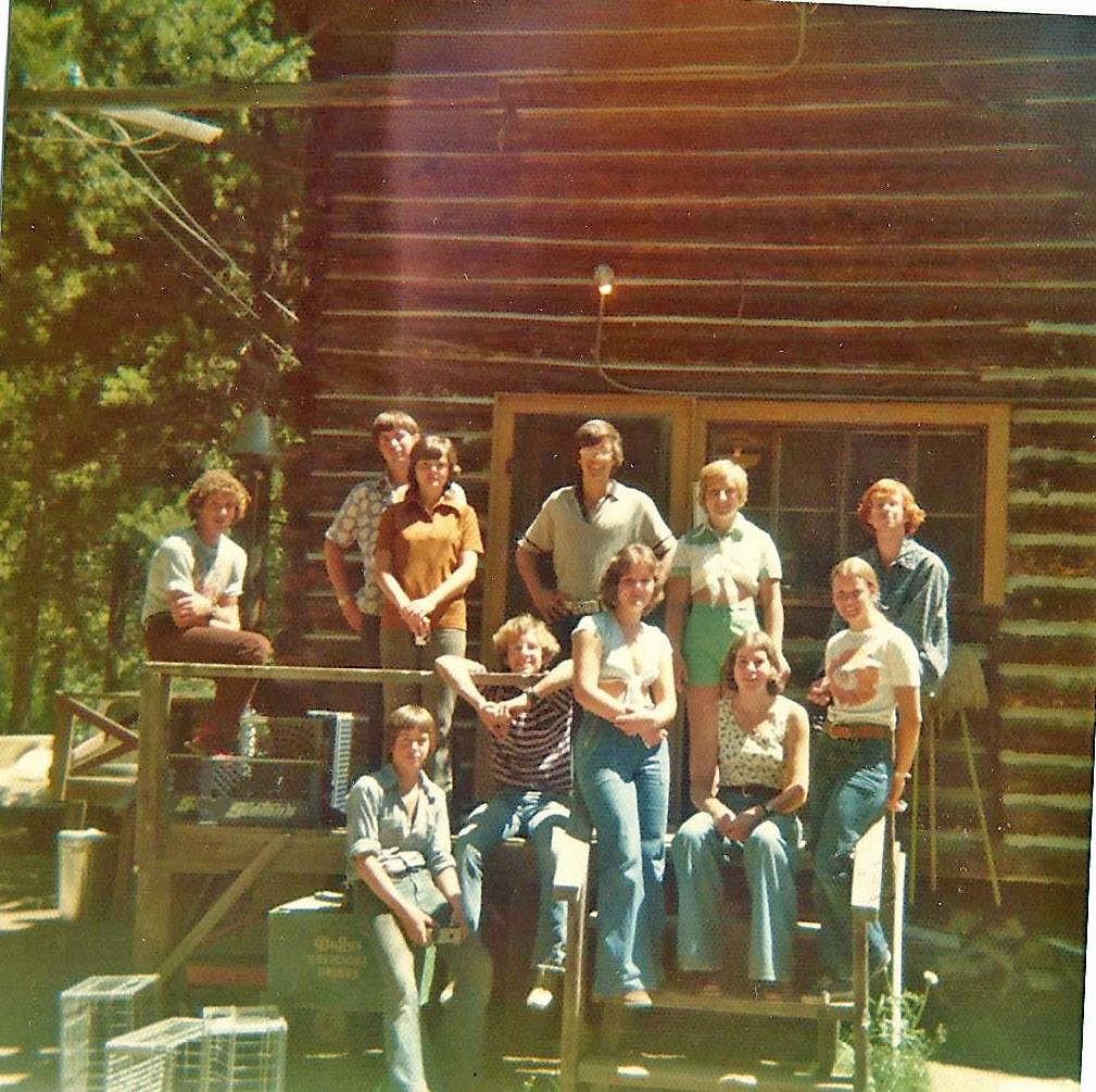 1970s-family-outside-cabin