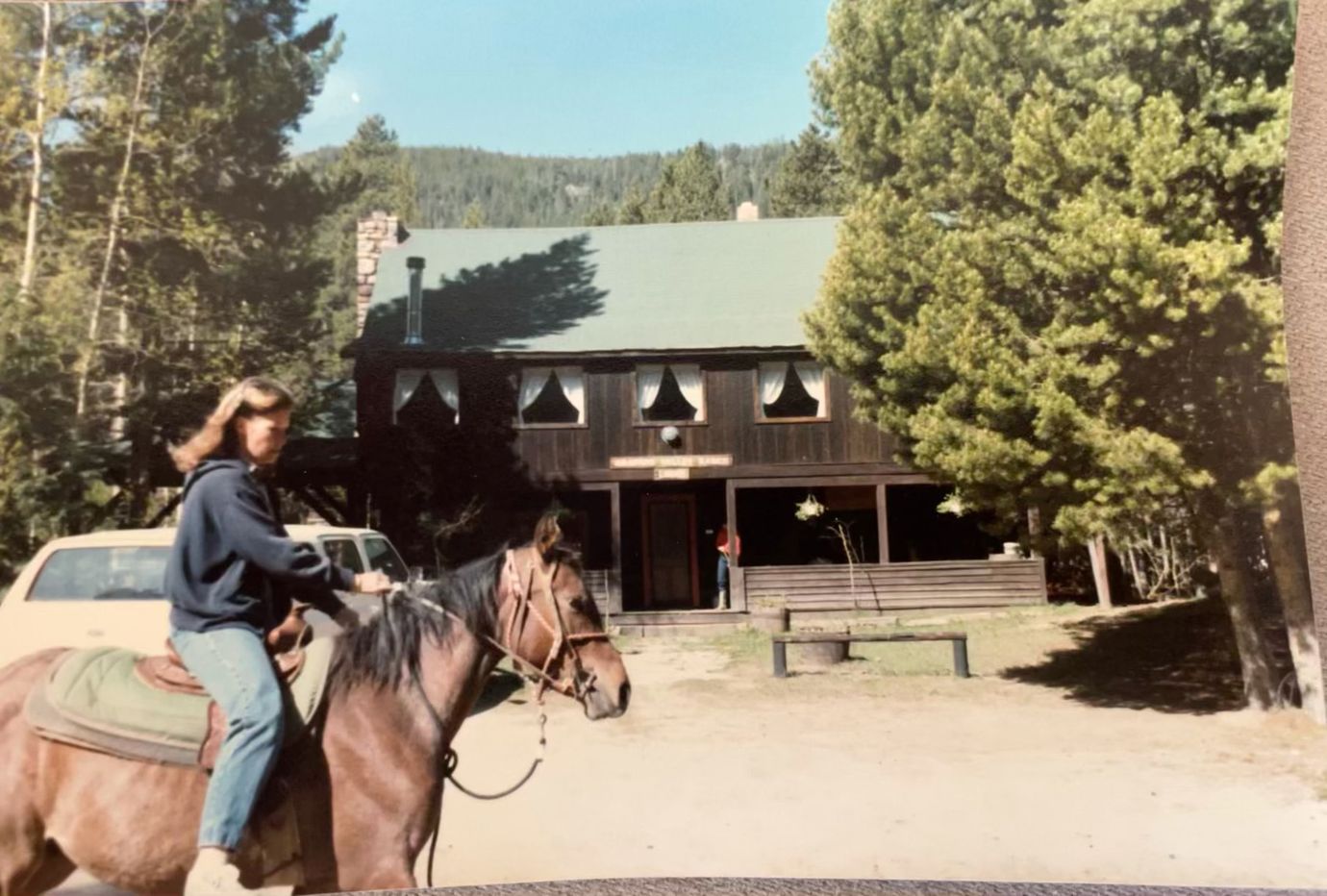 woman-riding-horse