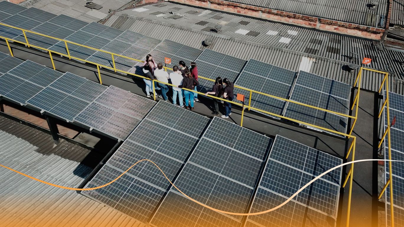 Instalación de paneles solares para aires acondicionados, image size:1369x770