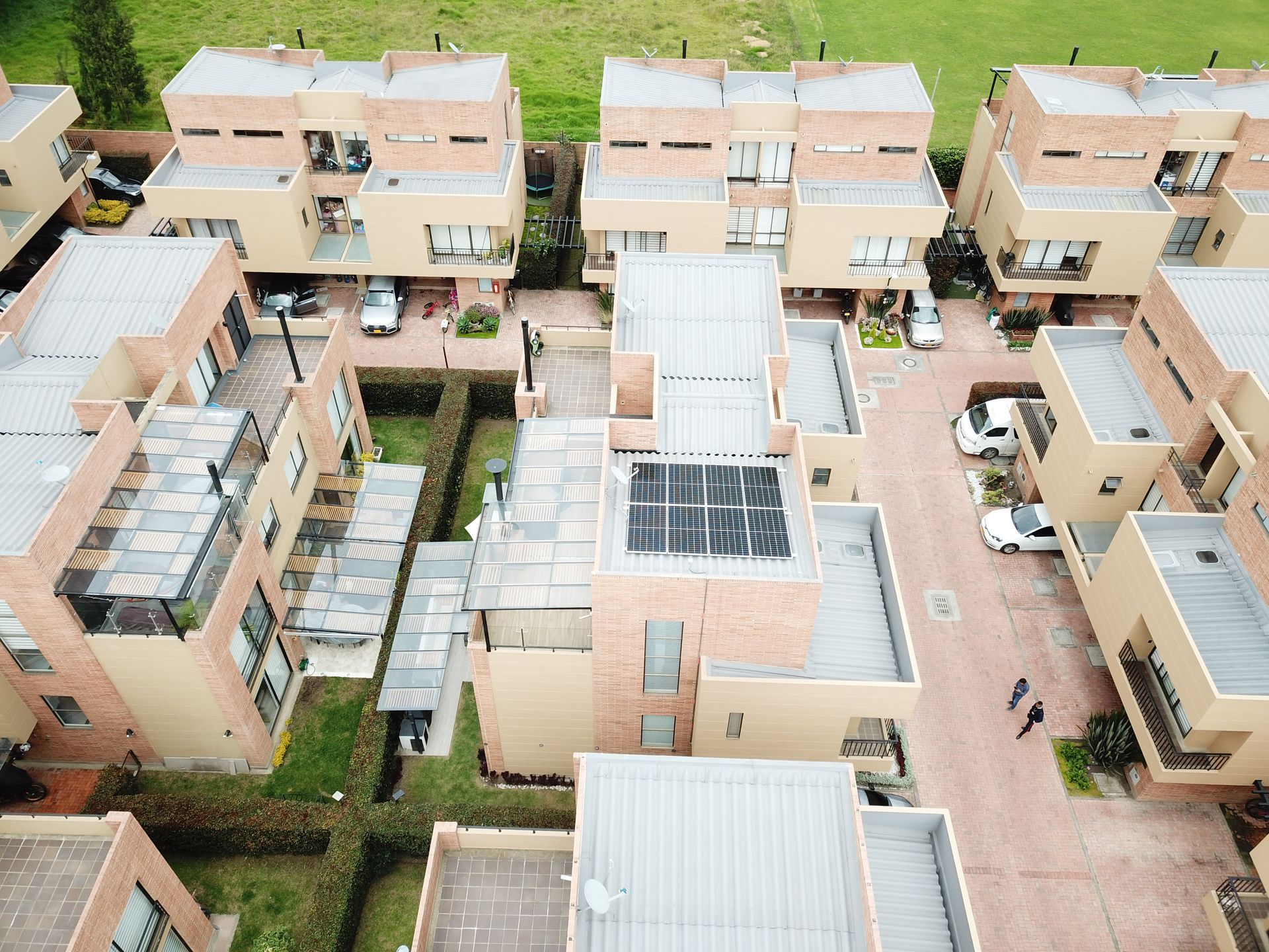 Una vista aérea de una zona residencial con muchos edificios.