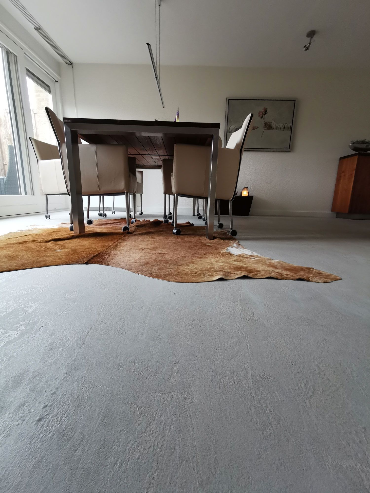 pavimentazione in resina neutro per soggiorno - resine per pavimenti salerno