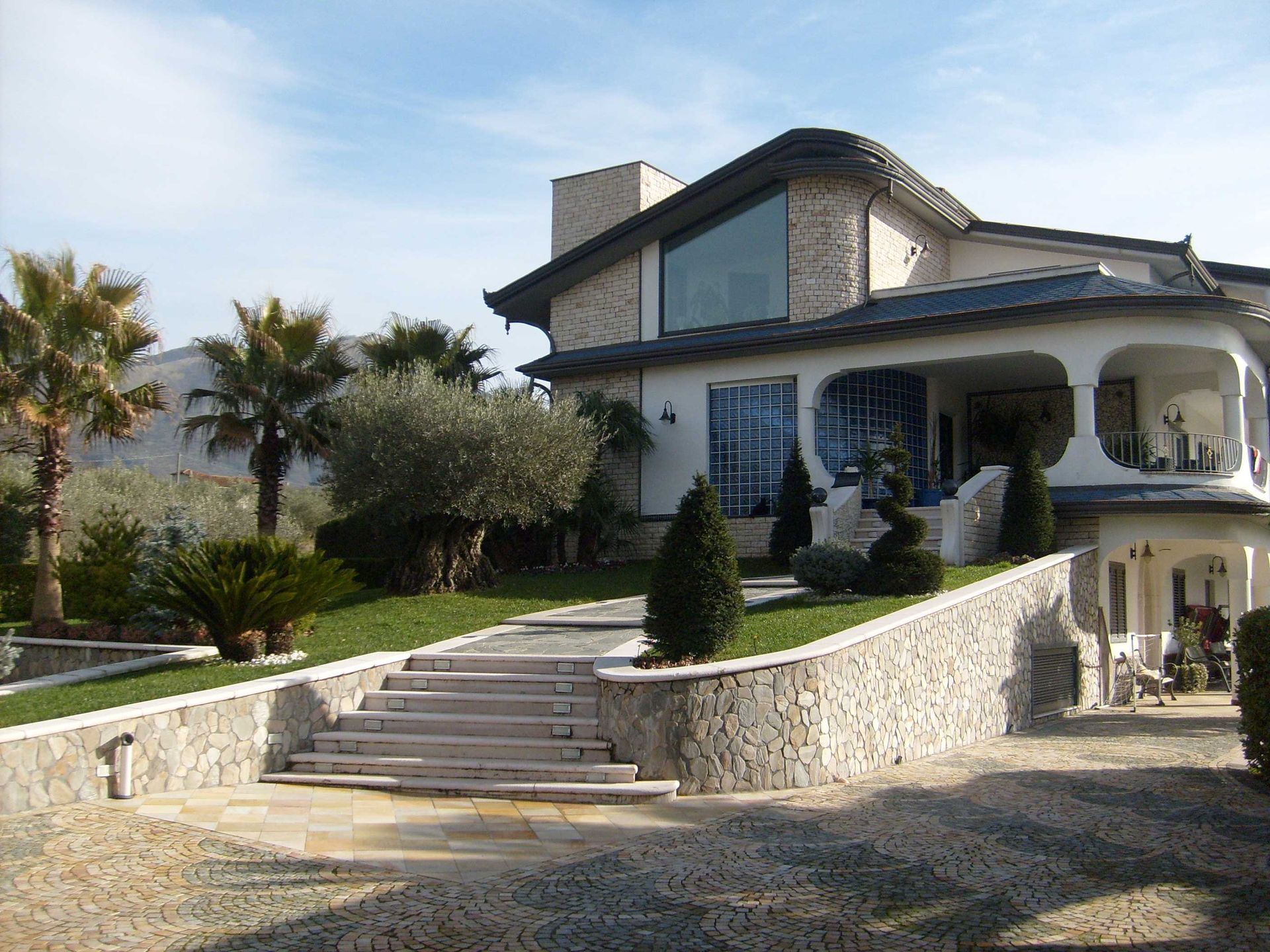 intervento di impermeabilizzazione su un giardino