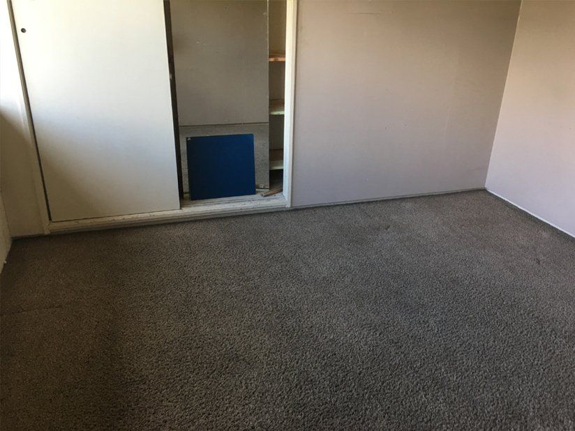 Dusty Room Carpet — Clean Grey Room Carpet in Coos Bay, OR