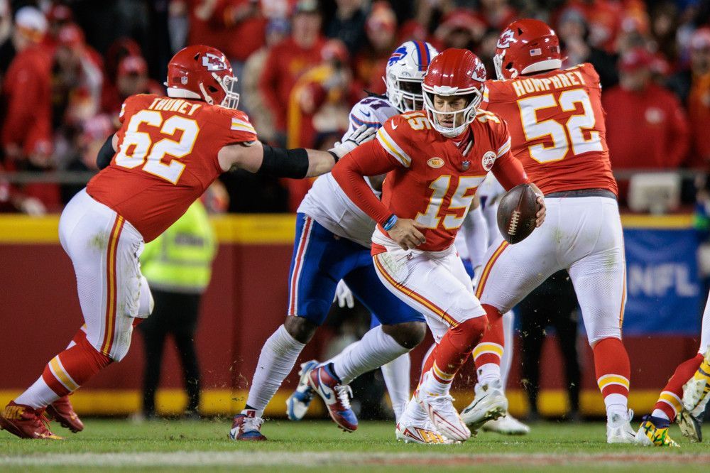 Chiefs comeback falls short against Bills