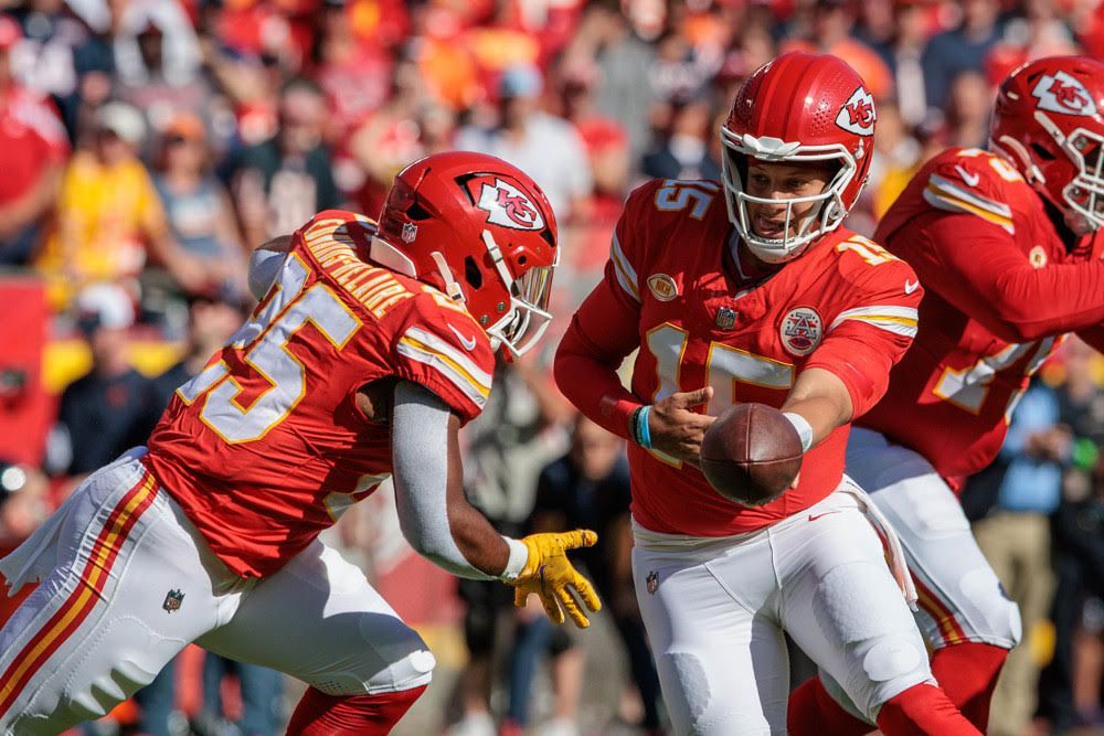 Chiefs route Bears as offense finds rhythm