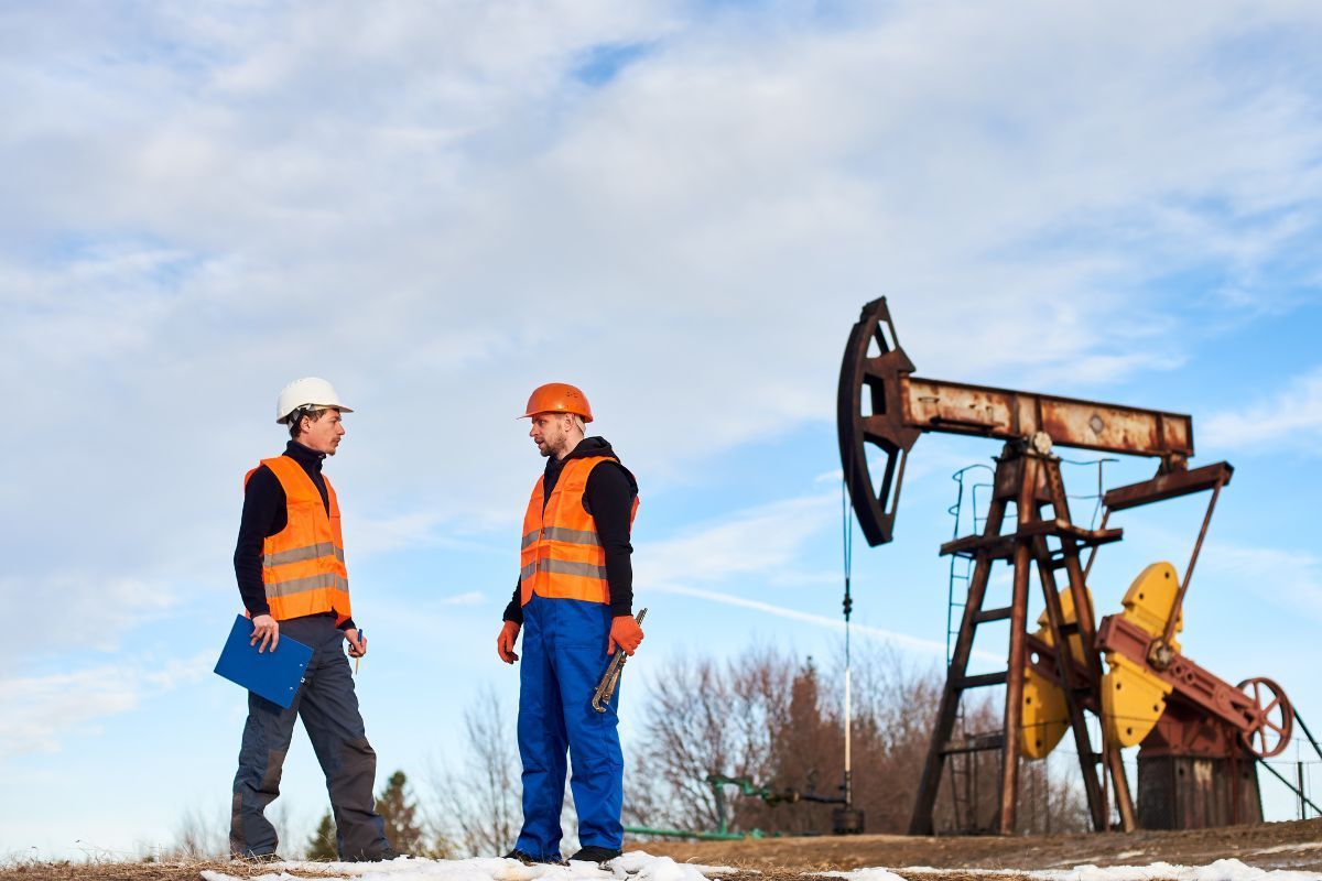 Top 10 Emerging Risks Facing Oilfield Service Companies in 2025 and Beyond