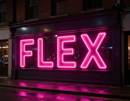 Instalación real de neón en fachada comercial