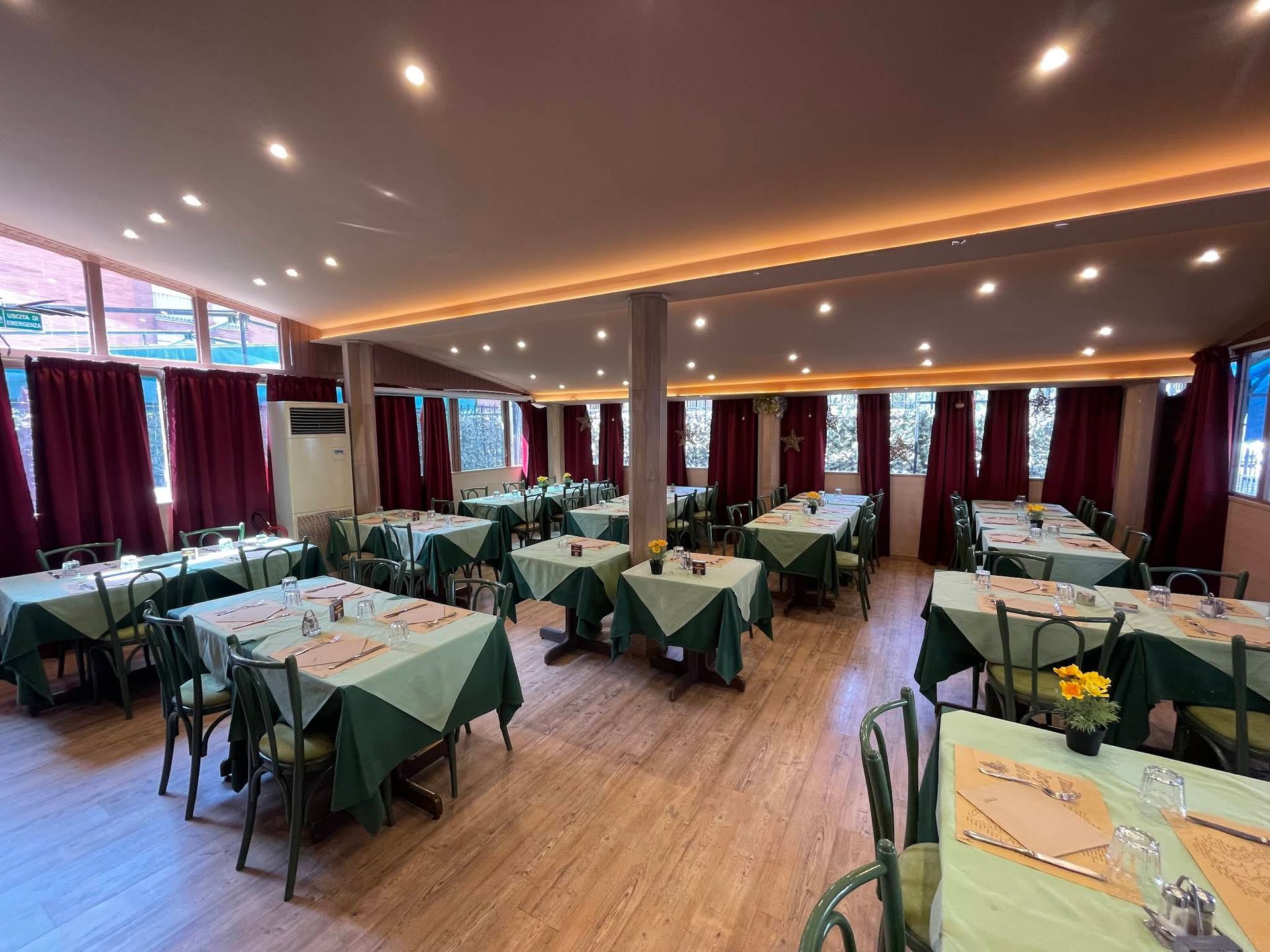 Kardmum Junction - sala interna