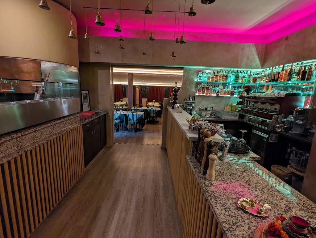 Kardmum Junction - bar