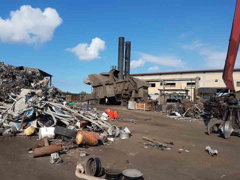 centro di recupero di rottami ferrosi
