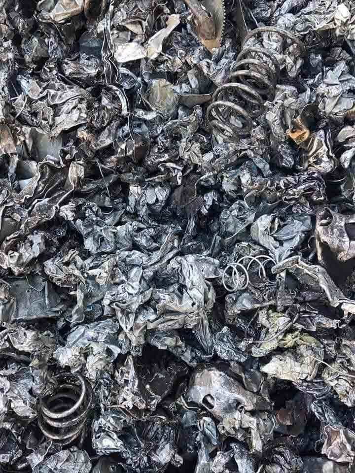 accumulo di rifiuti ferrosi