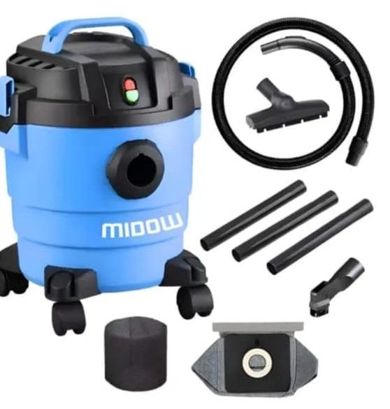 Aspiradora húmeda/seca MIDOW azul y negra con accesorios, que incluyen manguera, boquillas y filtro.
