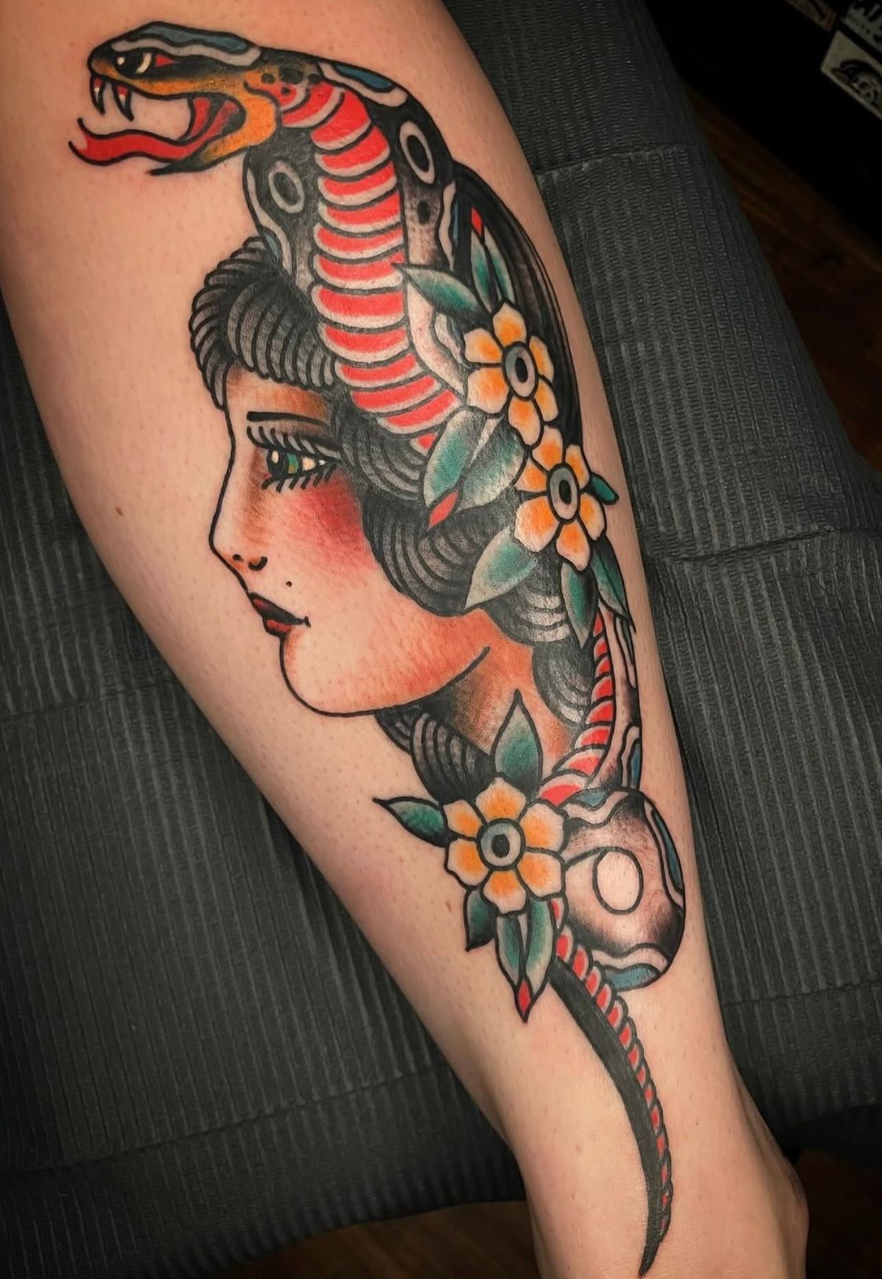 Traditional-Ladyhead-dagger-tattoo-best-tattoo-shop-Wahiawa-flash-tattoo-walk-in-tattoo-shop-near-me-Wahiawa-American-made-tattoo