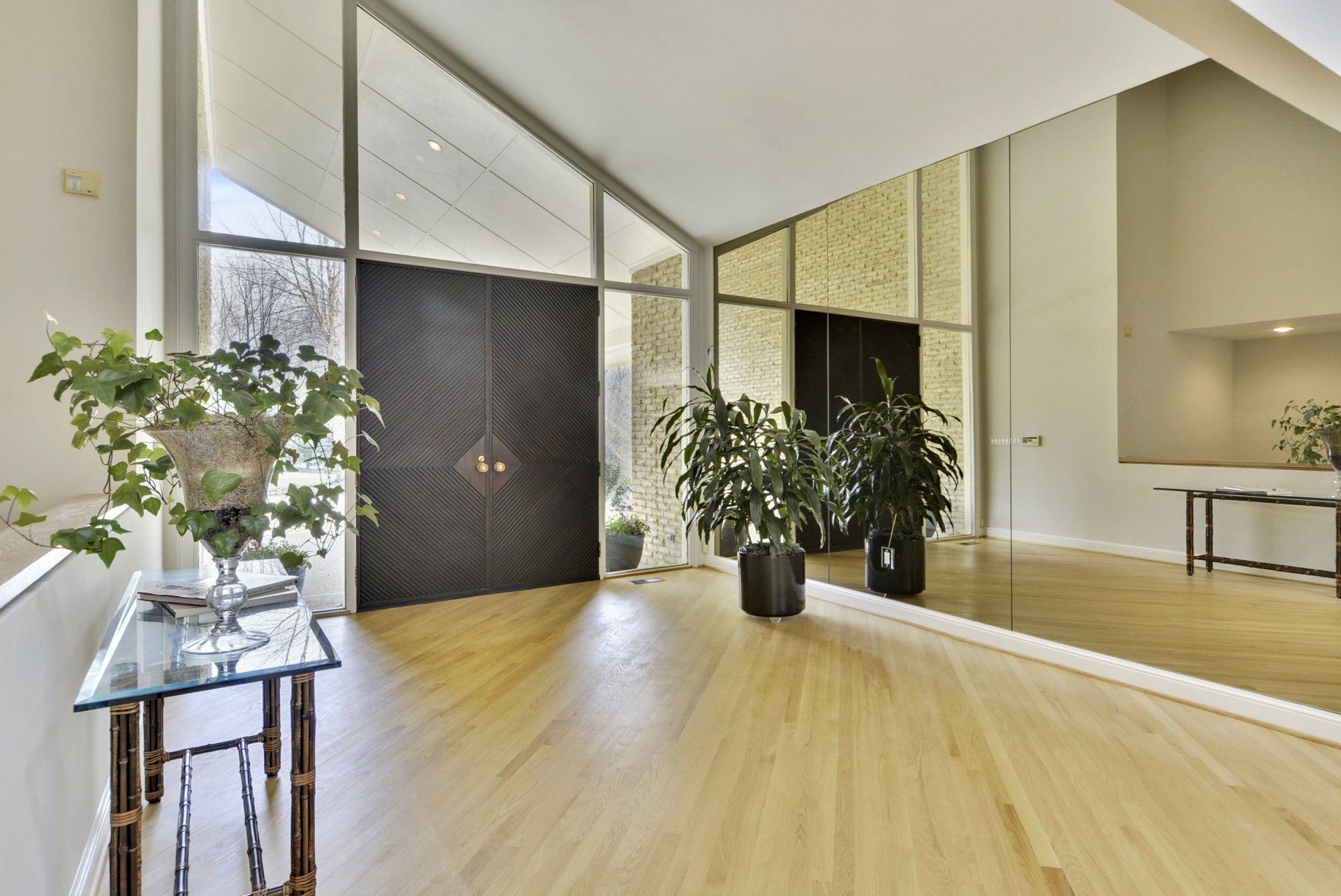 Level Entry Room - Olney, Maryland - Star Maids Cleaning Solutions LLC