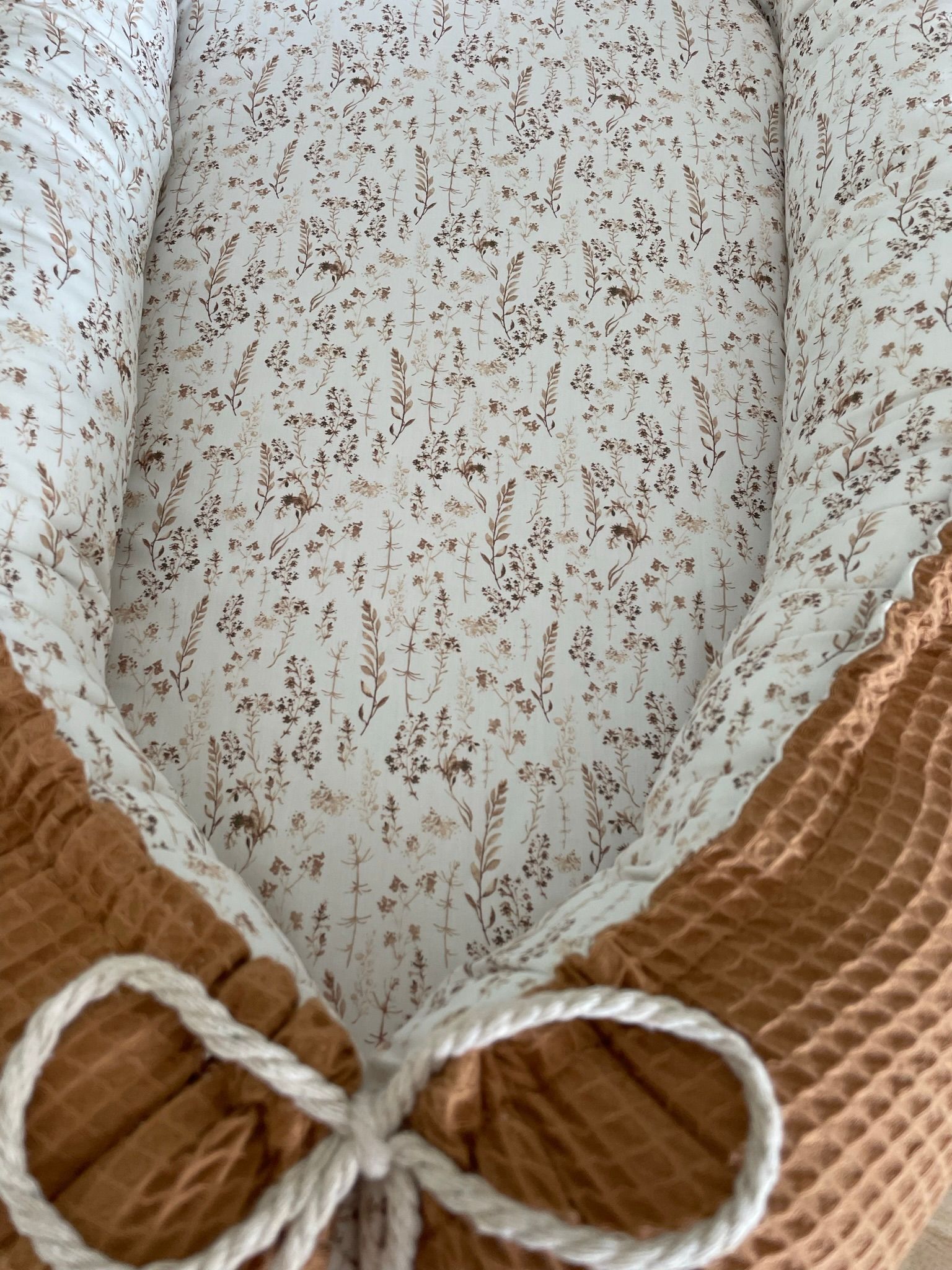 Babynestje droogbloemen camel