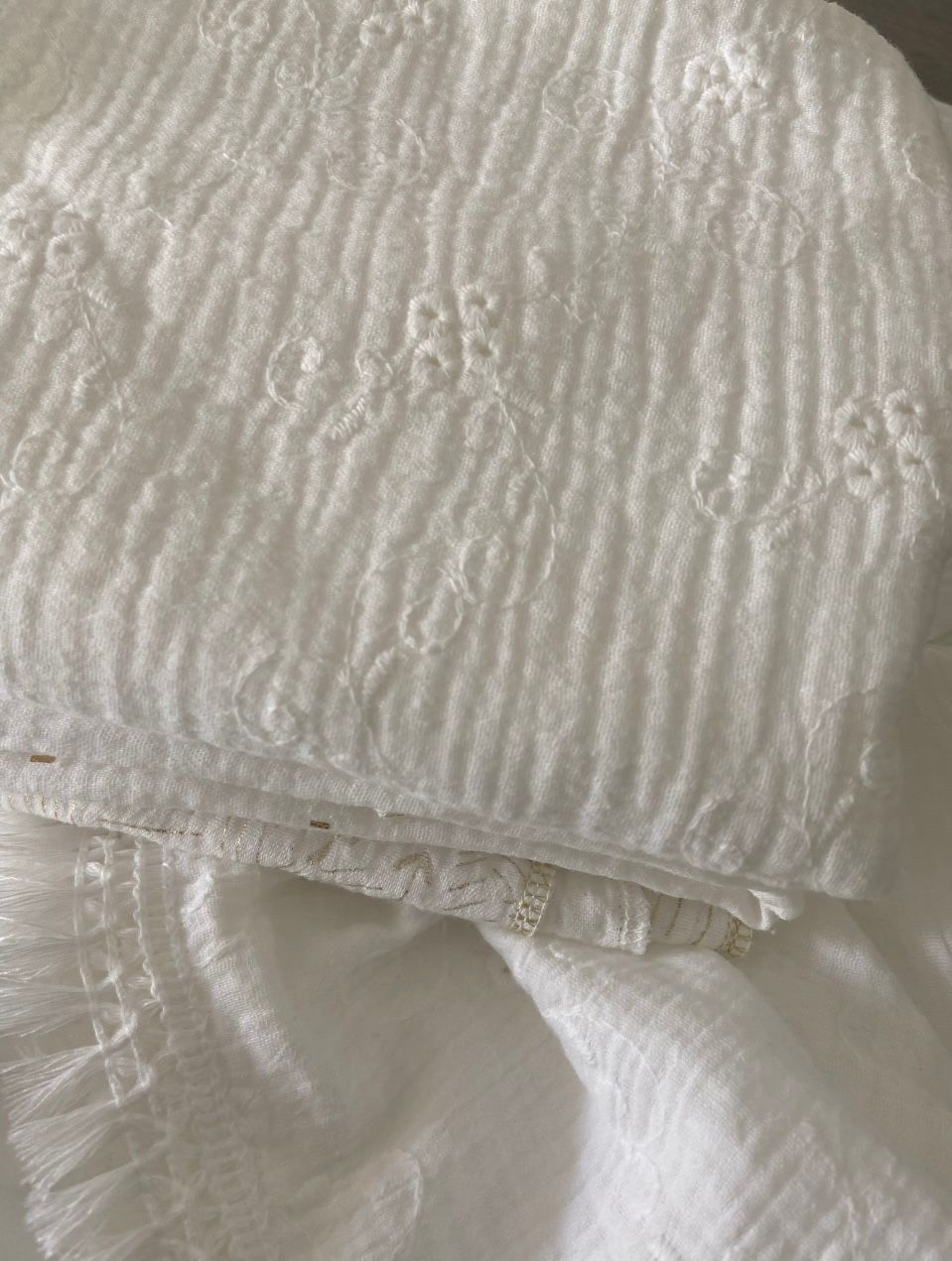 Swaddle hydrofiele doek broderie gebroken wit