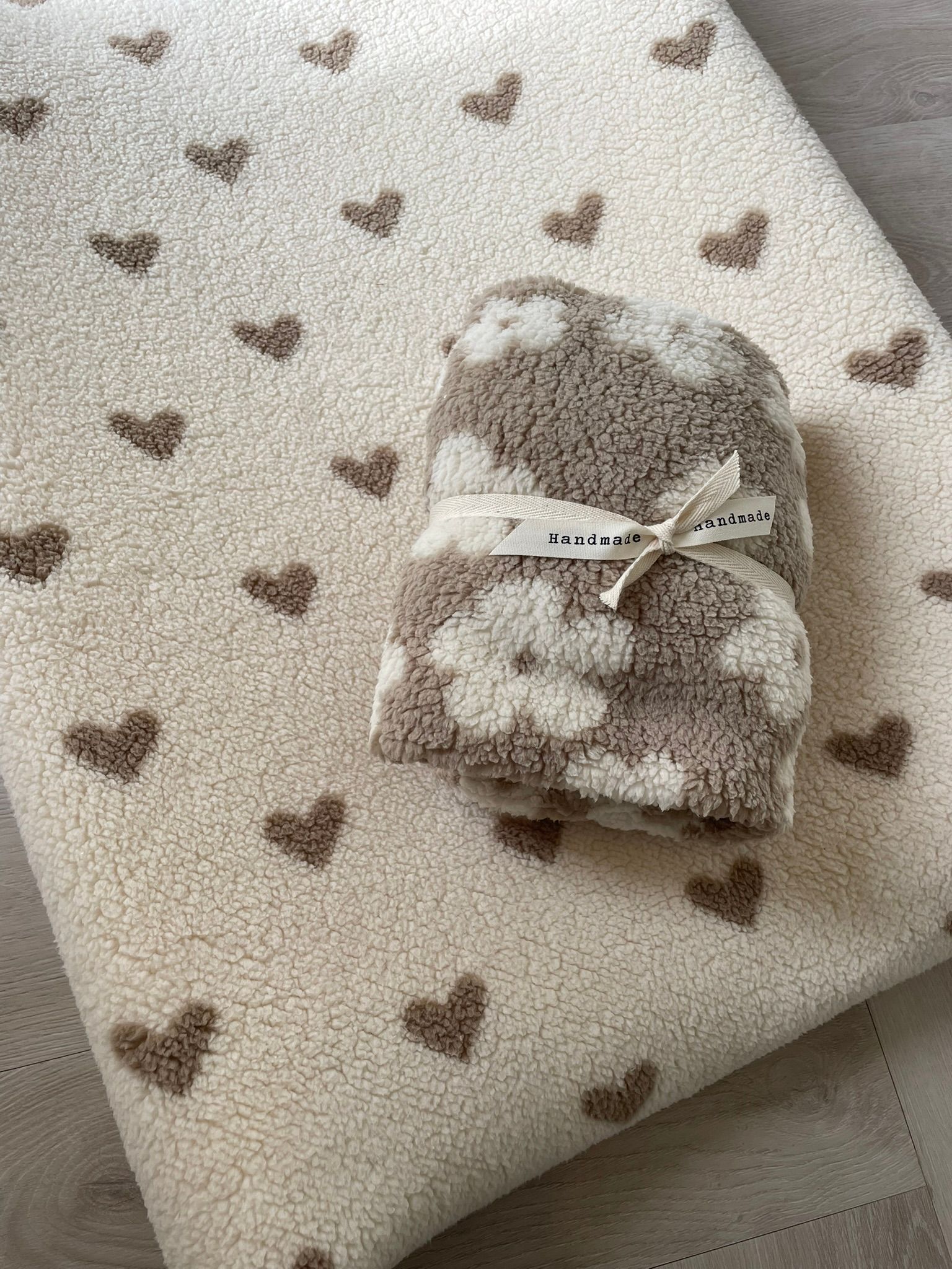 Hoeslaken teddy hearts wolwit