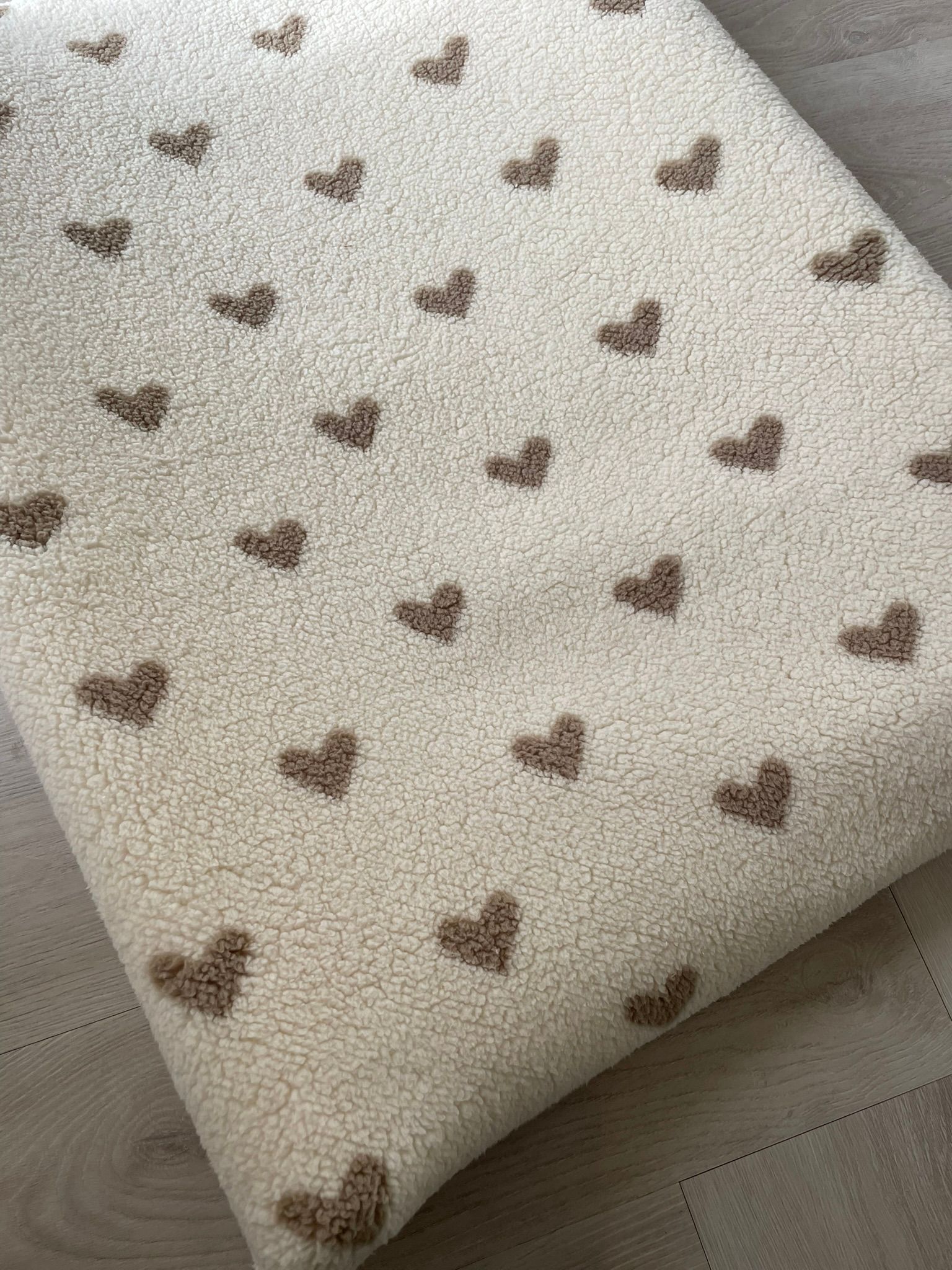 Hoeslaken teddy hearts wolwit