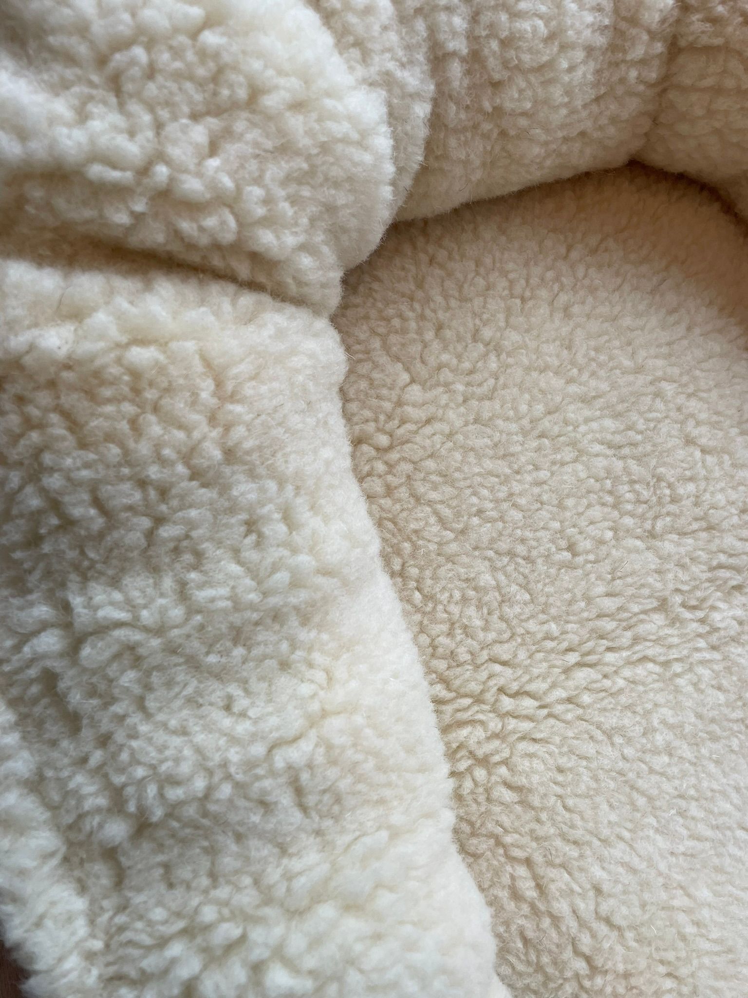 Babynestje wol embroidery