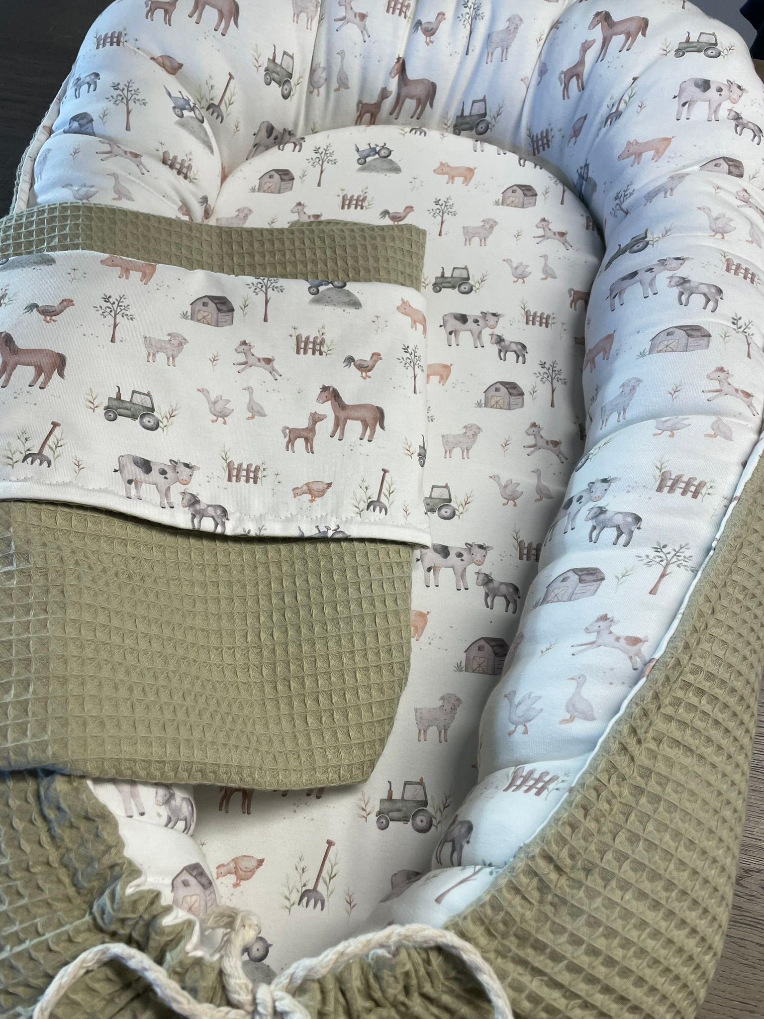 Babynestje boerderij olijf