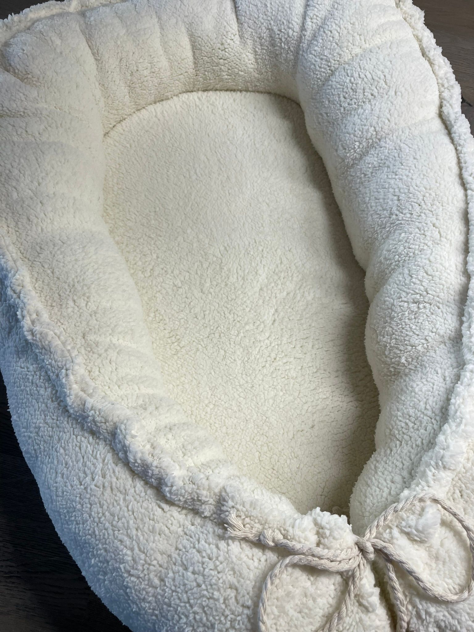 Babynestje  bio wol teddy embroidery