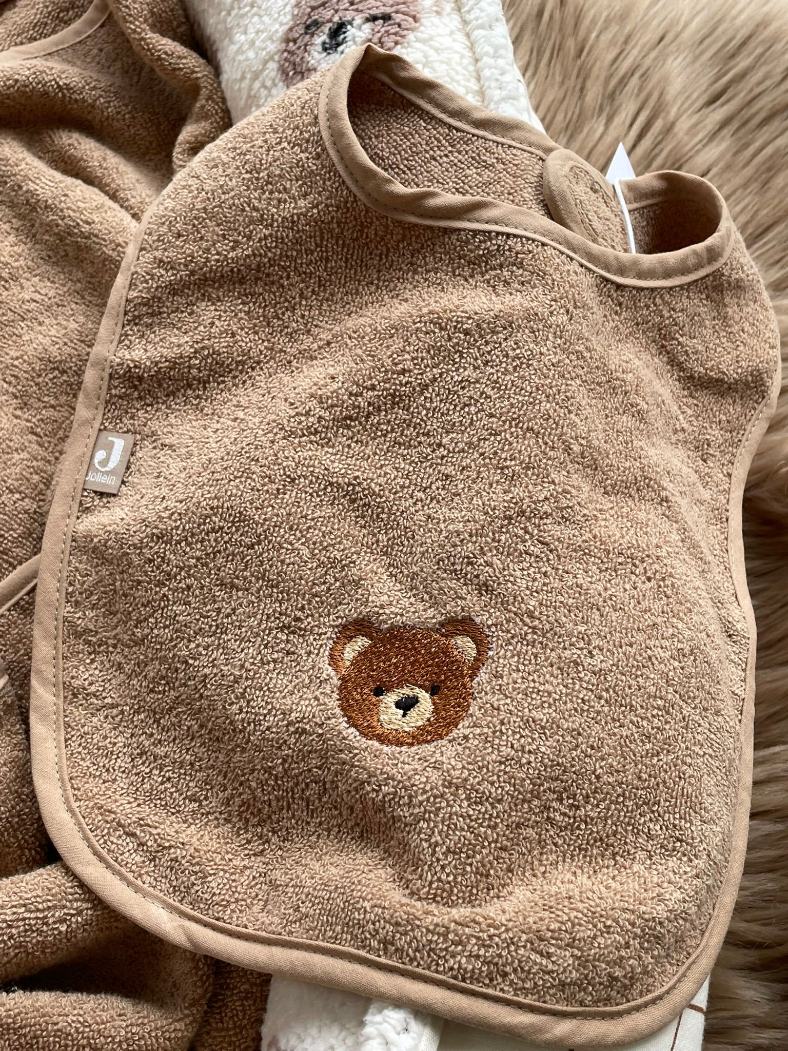 Badstof slab beer geborduurd: Jollein