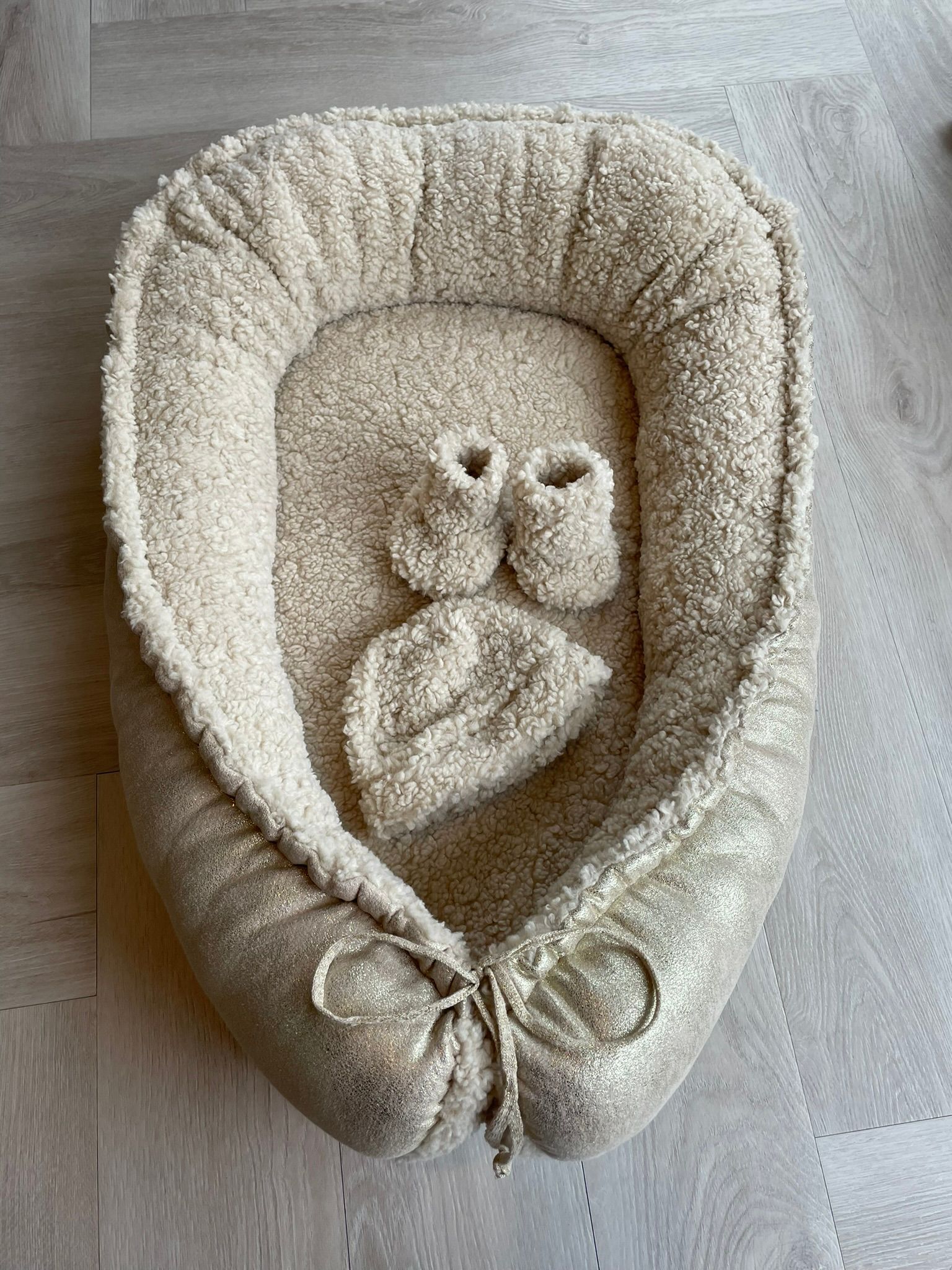 Babynestje gouden teddy