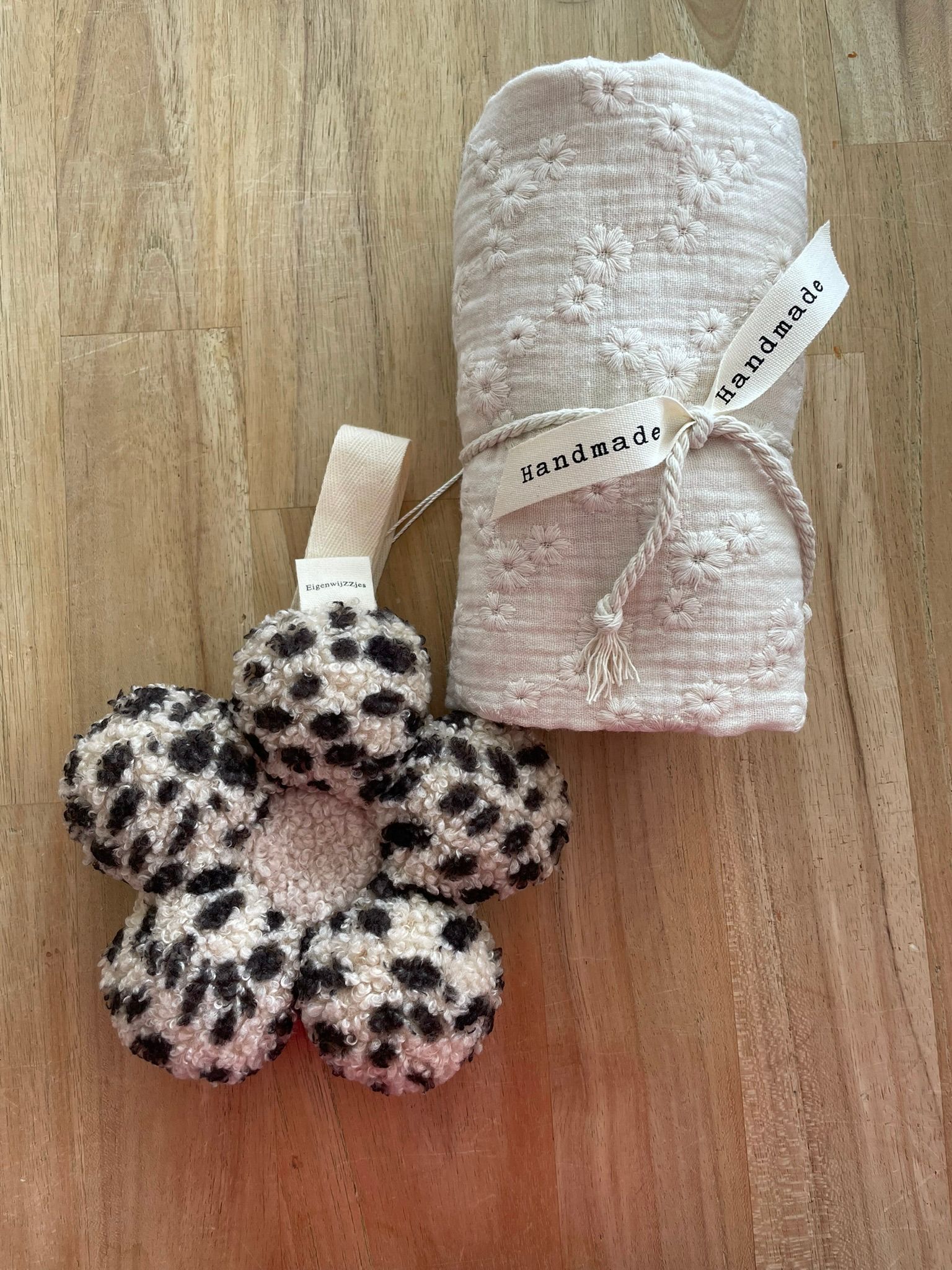 Speenknuffel daisy dots