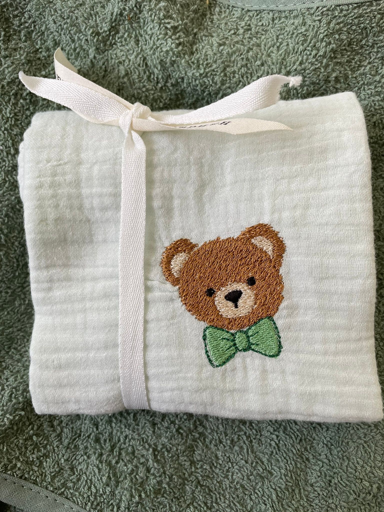 Swaddle hydrofiele doek  beer licht groen