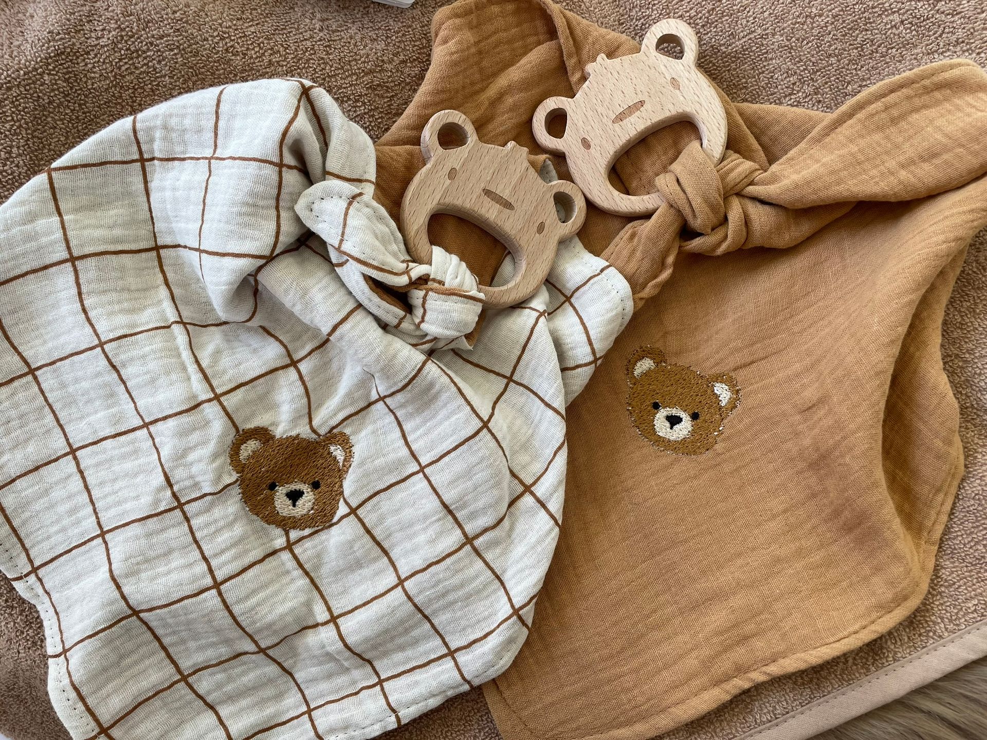 Speendoekje met bijtring geborduurd beertje toffee