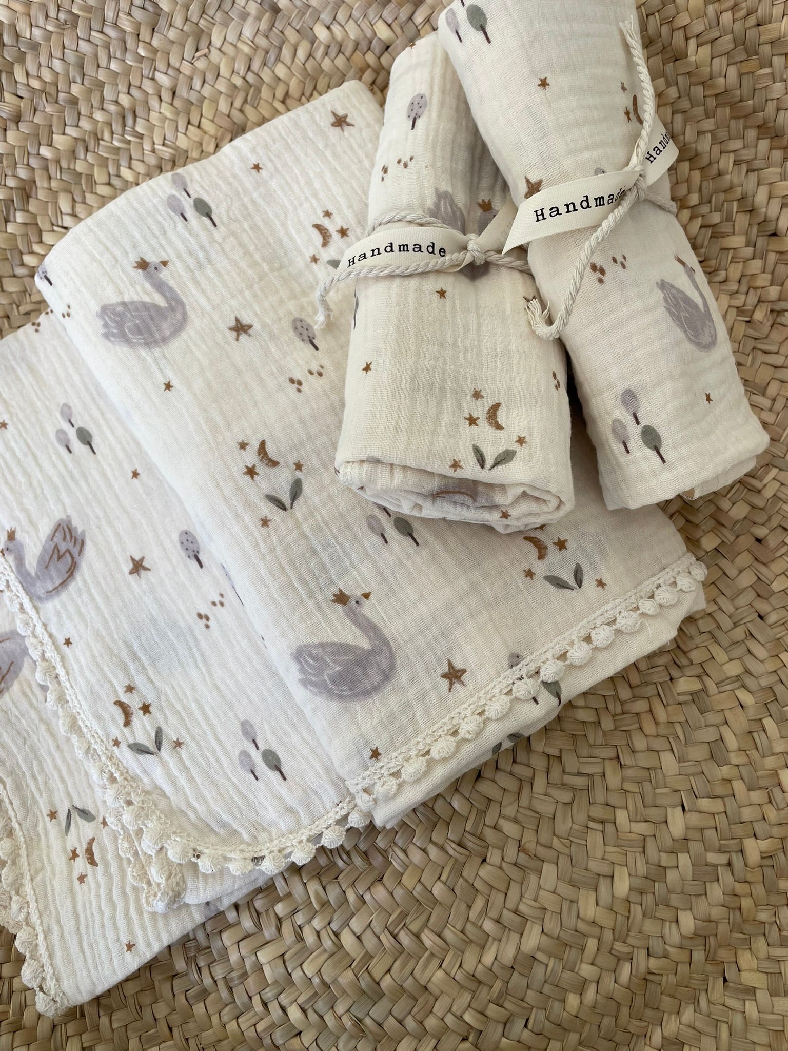 Swaddle hydrofiele doek swan bolletjes kant