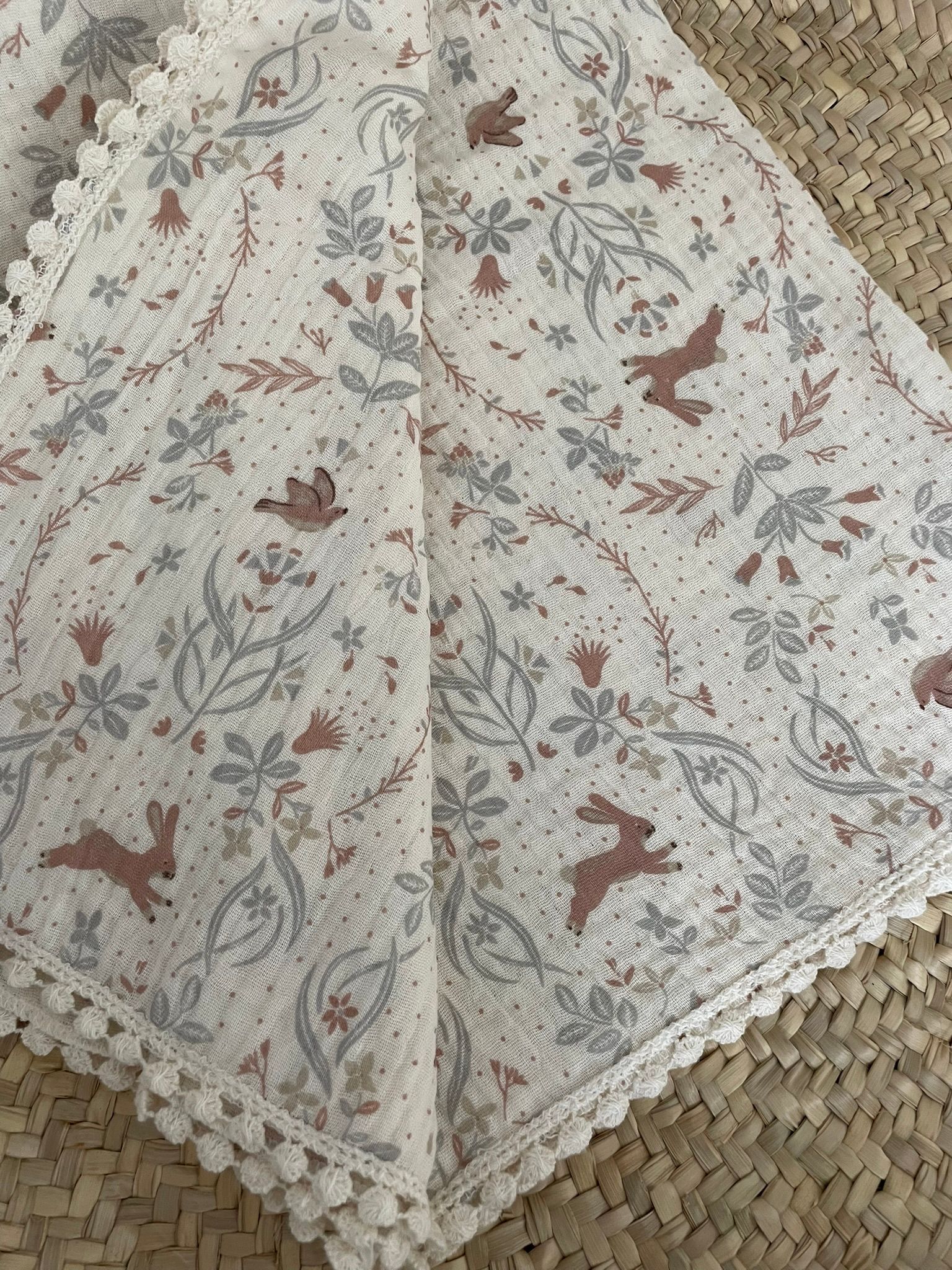 Swaddle hydrofiele doek konijntjes bolletjes kant