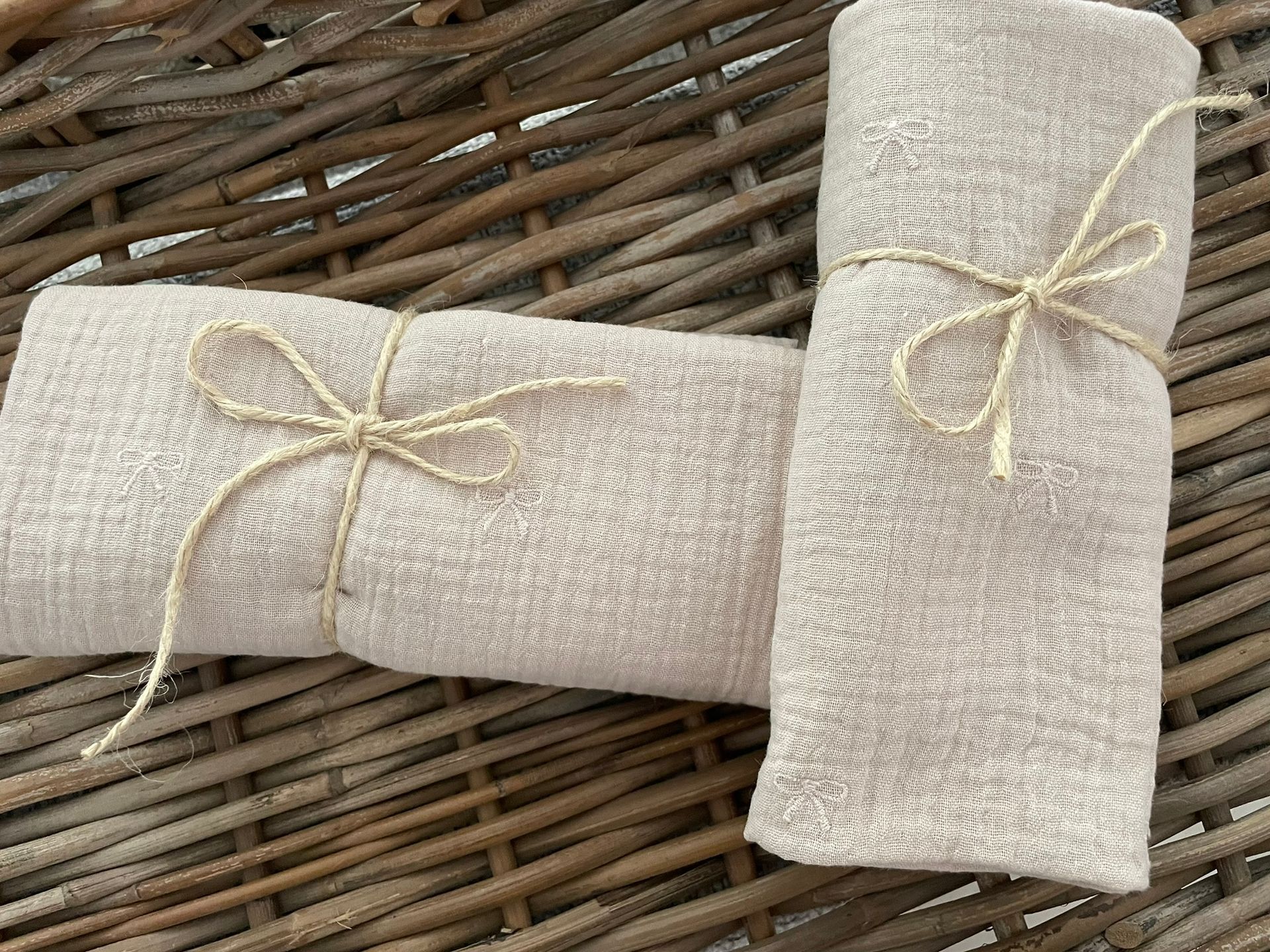 Hydrofiele doek, swaddle geborduurde strikjes zand