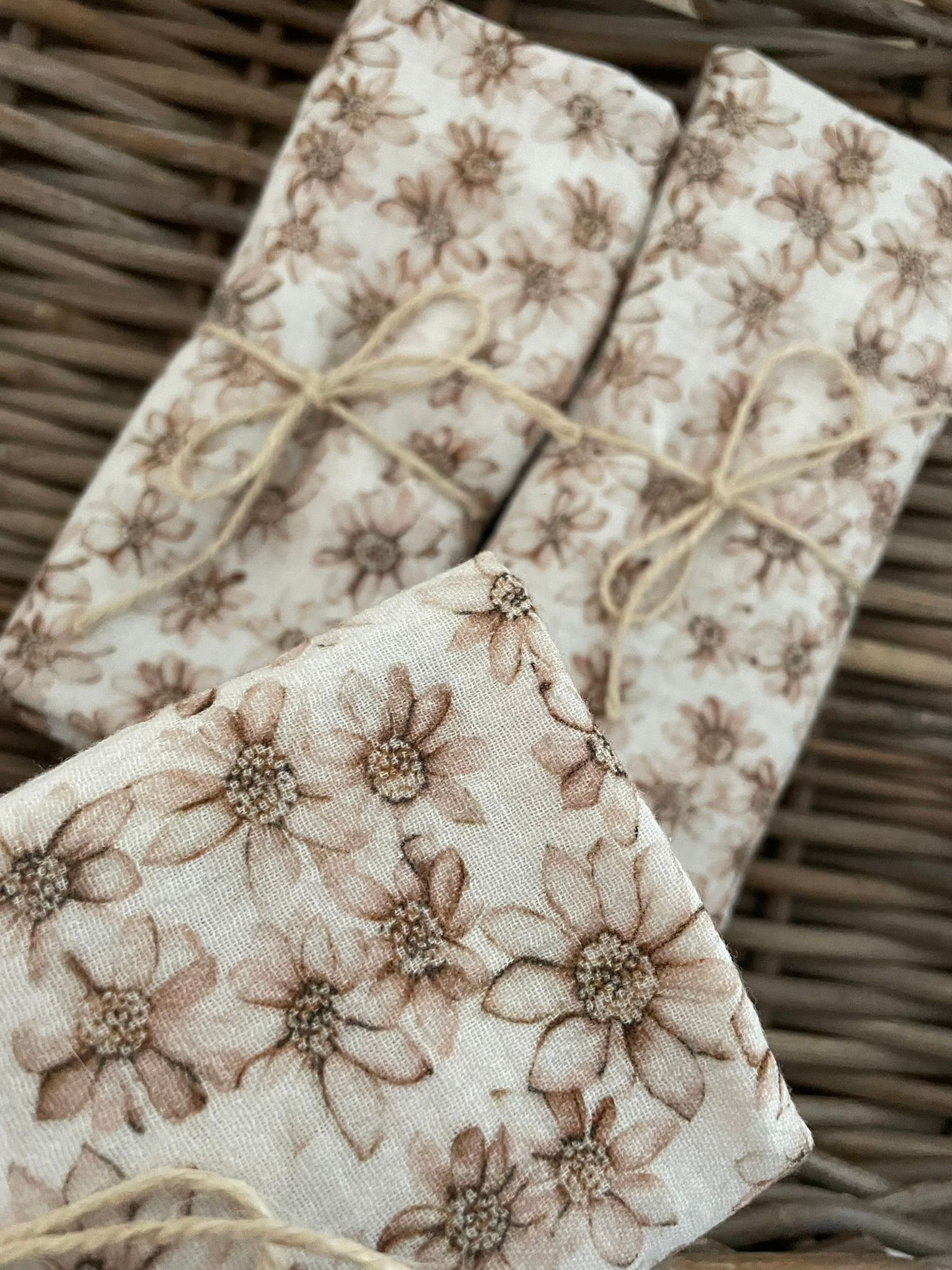 Swaddle hydrofiele doek bloemen beige