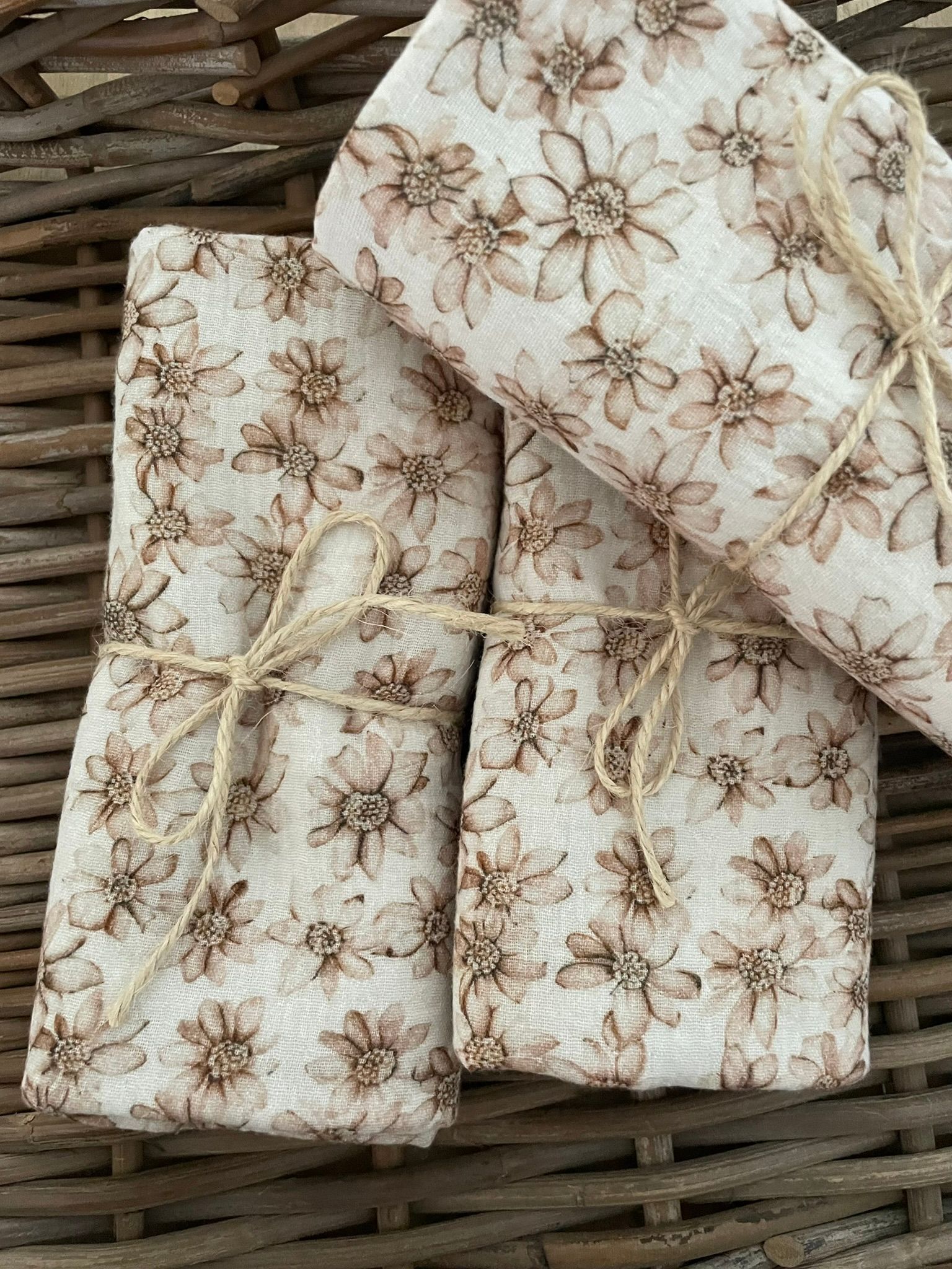 Swaddle hydrofiele doek bloemen beige