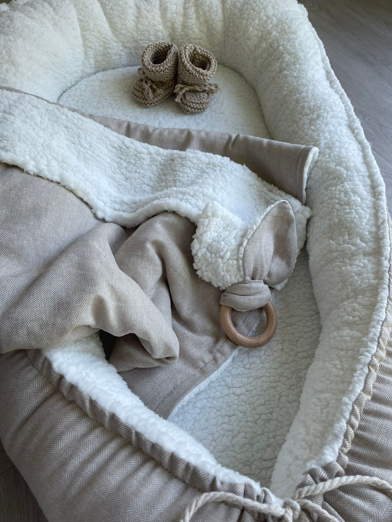 Babynestje linnen visgraat beige