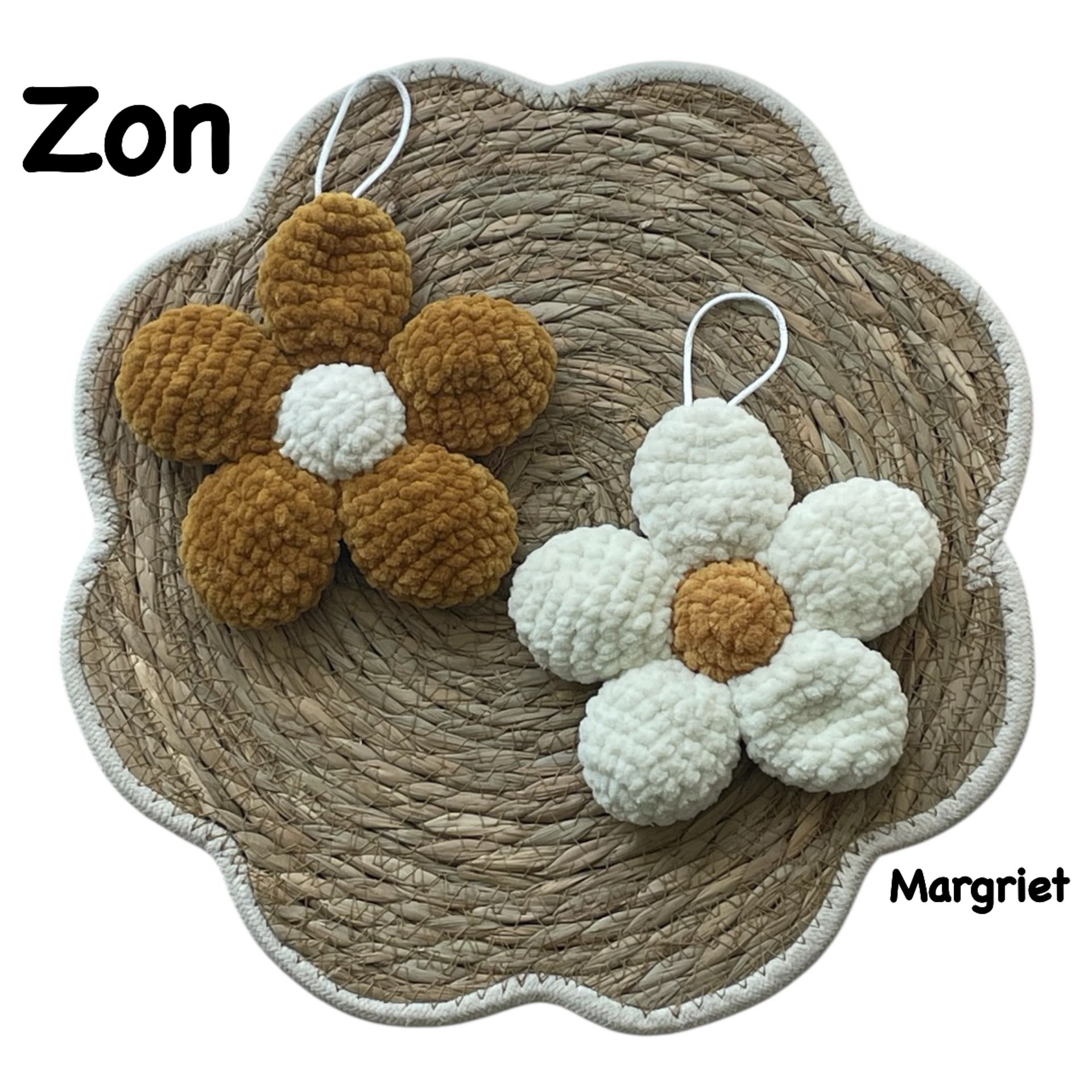 Speenknuffel  bloem  zon - gehaakt