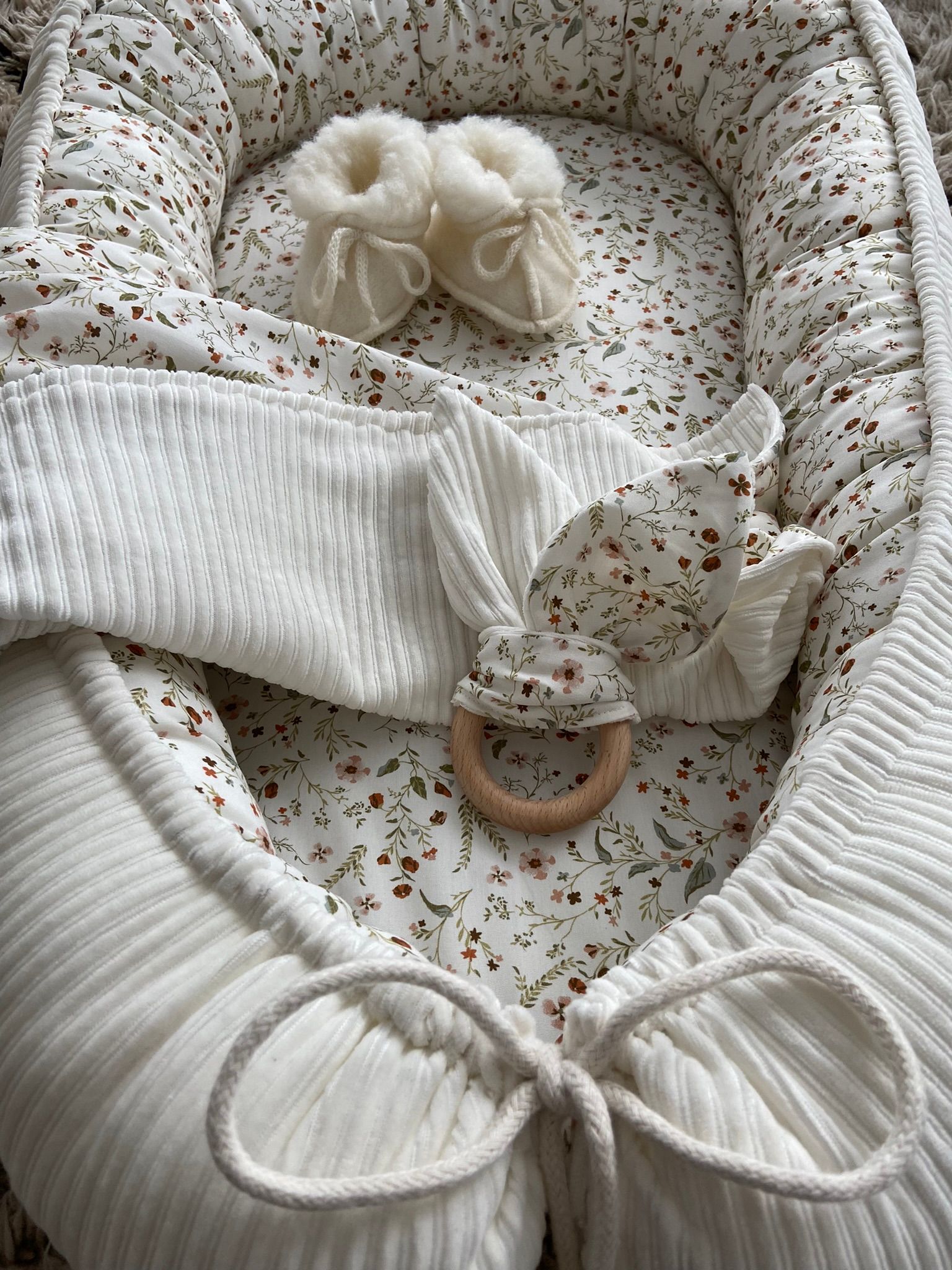 Babynestje millefleurs ecru rib
