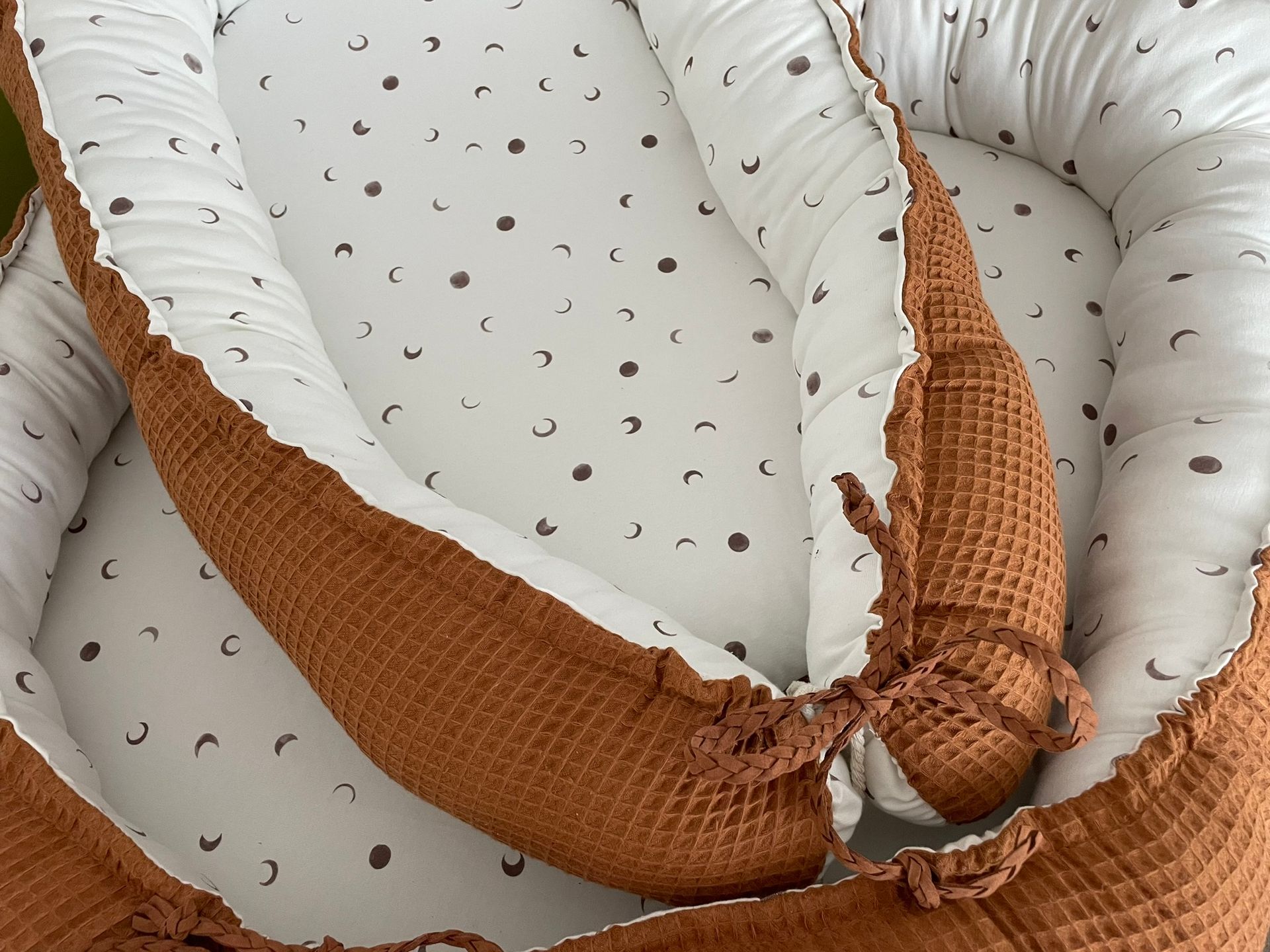 Babynestje sienna moon