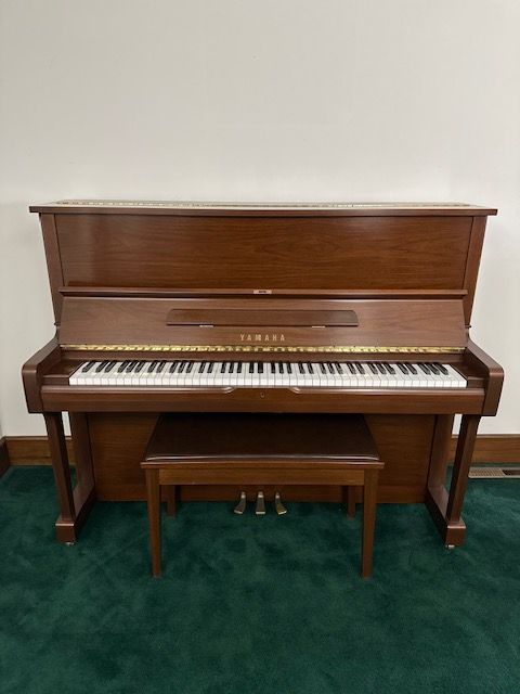 Bohemia Piano - Polished Mahogany