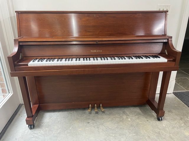 Bohemia Piano - Polished Mahogany