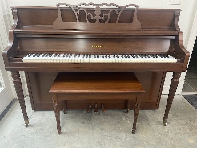 Bohemia Piano - Polished Mahogany