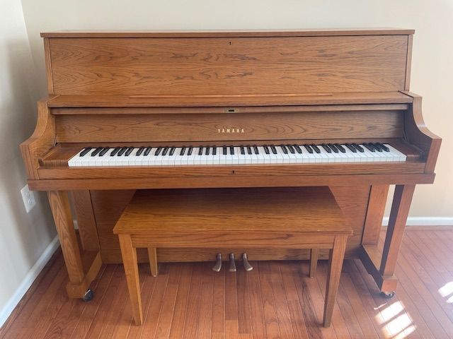 Bohemia Piano - Polished Mahogany