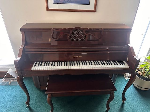 Bohemia Piano - Polished Mahogany