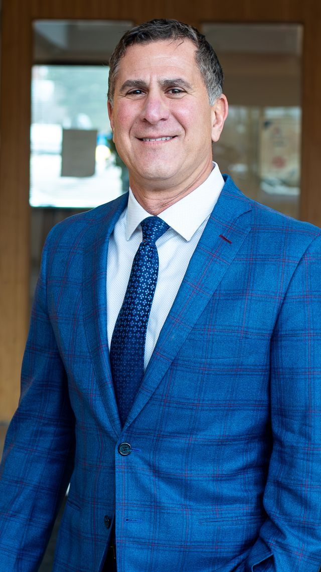 Attorney Andrew Thav Headshot