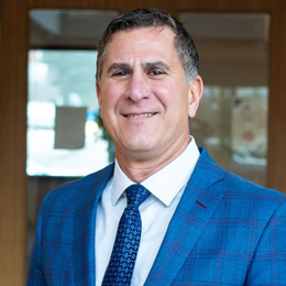 Attorney Andrew Thav Headshot