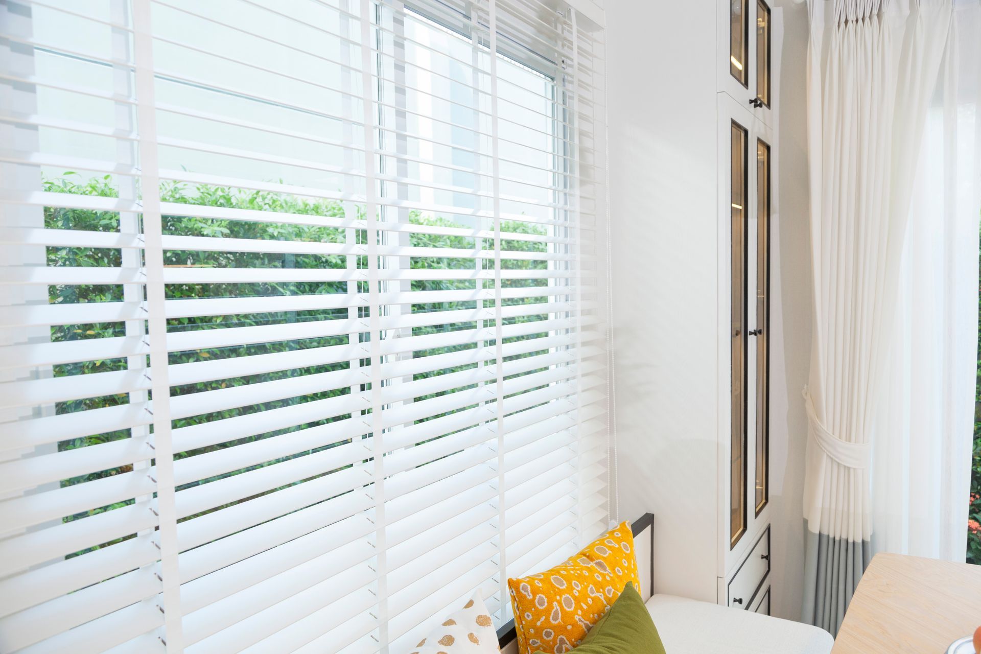Benefits of Internal Blinds for CT Windows and Patio Doors